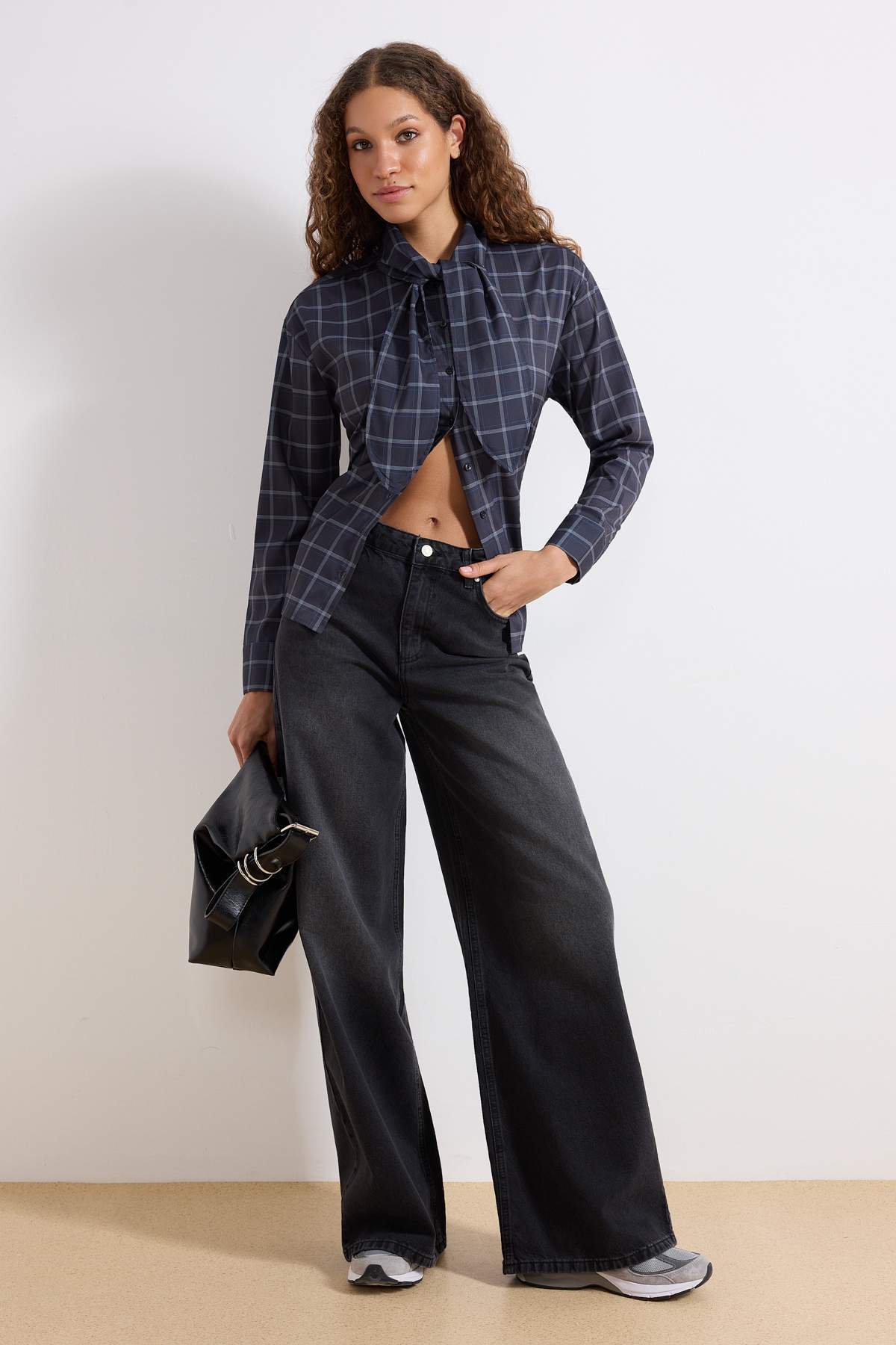 Trendyolmilla  Siyah Yüksek Bel Ekstra Wide Leg Palazzo Geniş Paça %100 Pamuk Non-Stretch Jeans TWOAW25JE00083