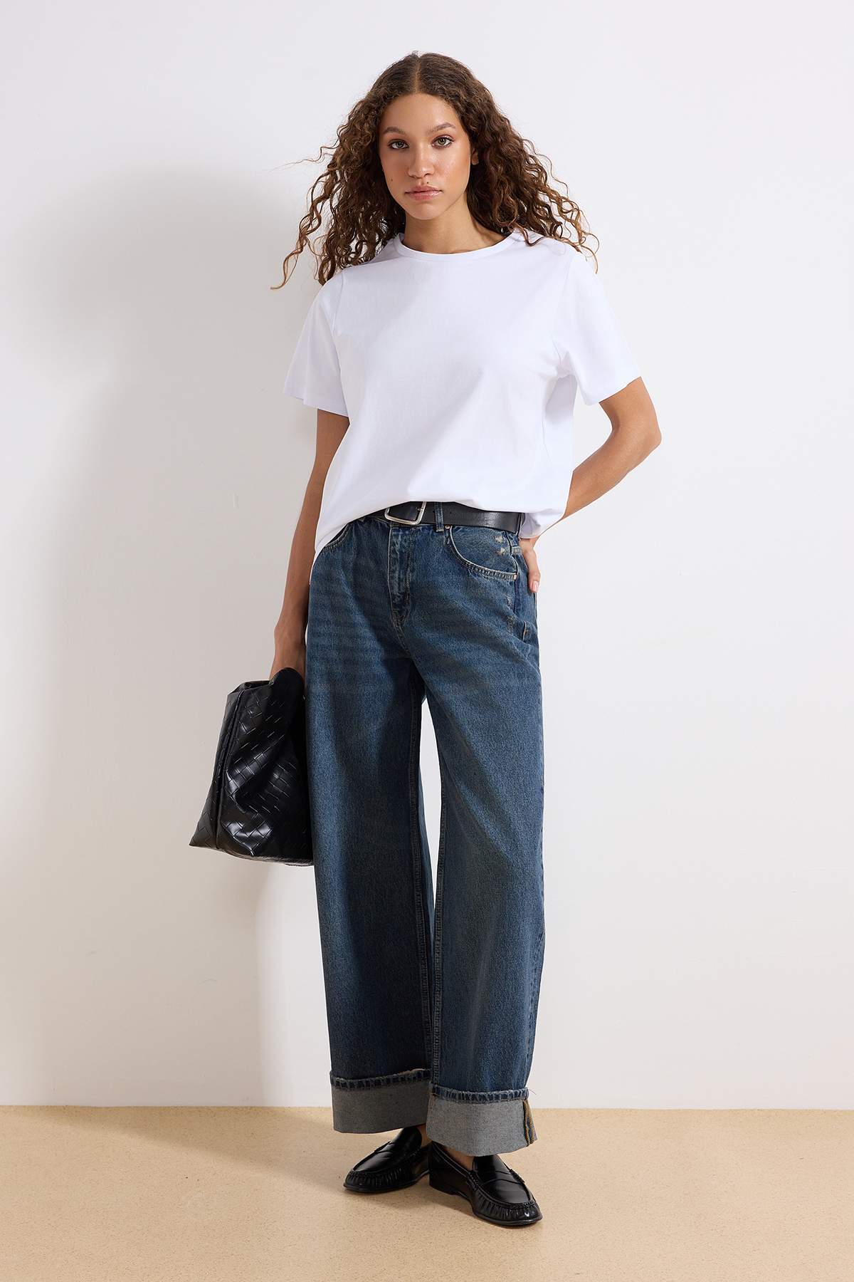 Trendyol Collection Ciemnoniebieskie dżinsy z podwójnymi nogawkami, normalny ...