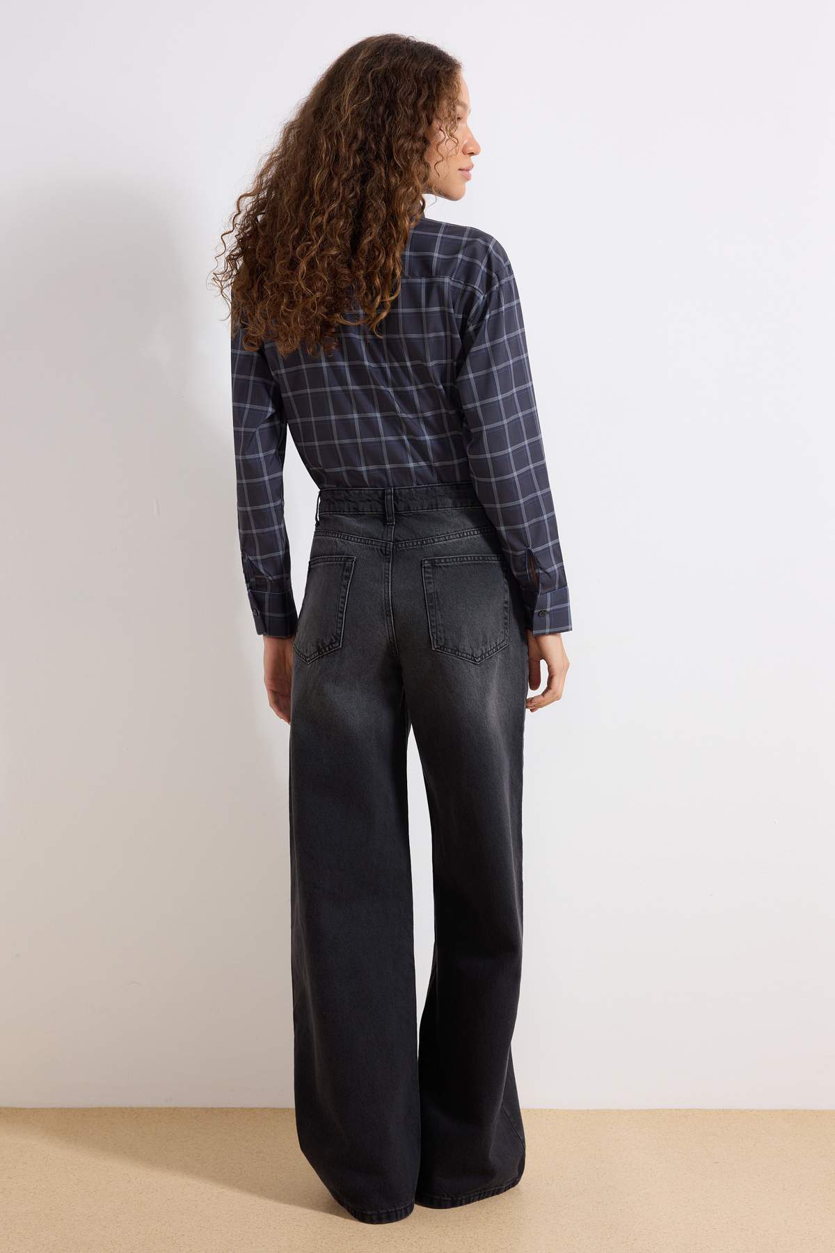 Trendyolmilla  Siyah Yüksek Bel Ekstra Wide Leg Palazzo Geniş Paça %100 Pamuk Non-Stretch Jeans TWOAW25JE00083 - Görsel 4