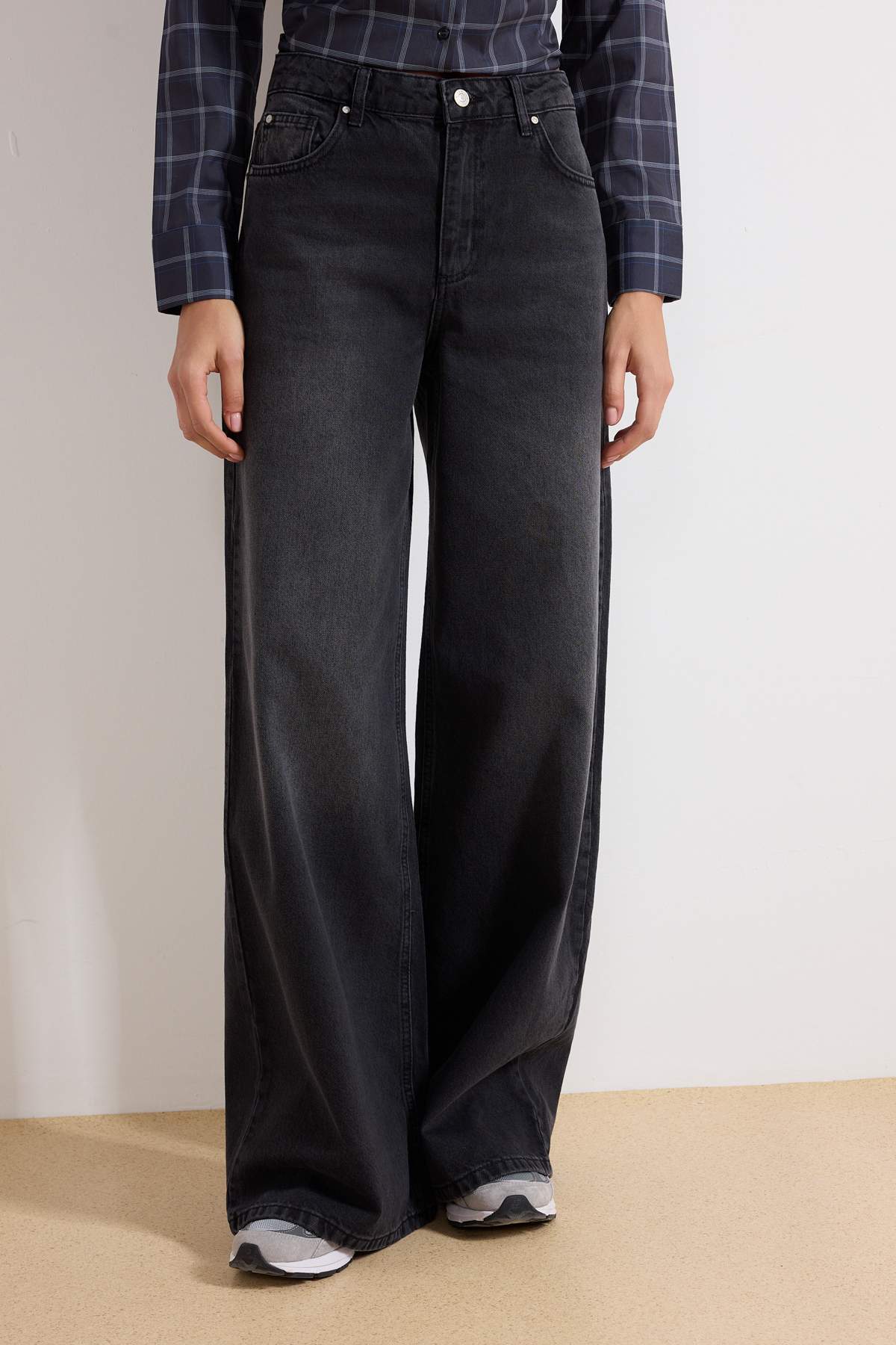 Trendyolmilla  Siyah Yüksek Bel Ekstra Wide Leg Palazzo Geniş Paça %100 Pamuk Non-Stretch Jeans TWOAW25JE00083 - Görsel 3