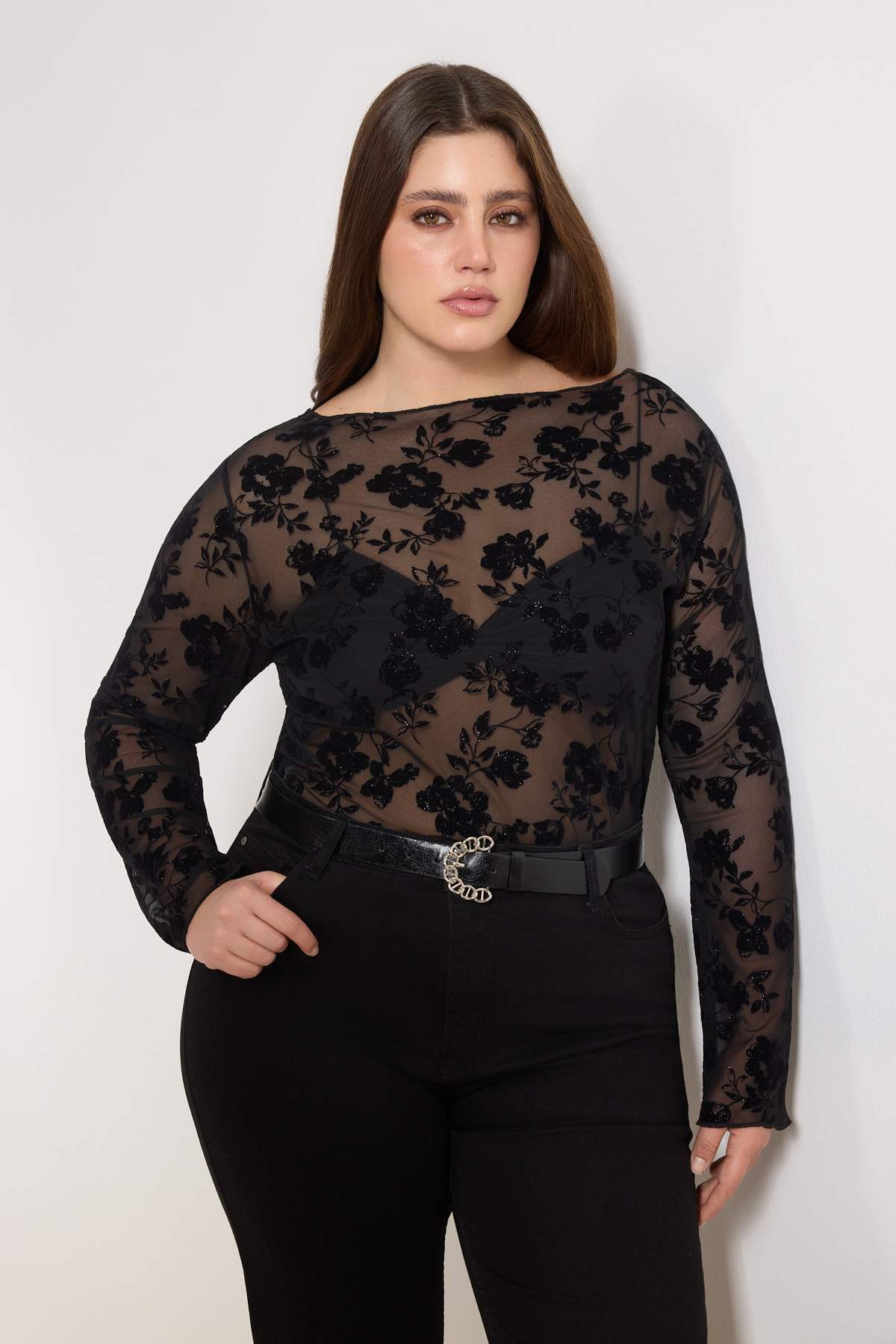 Trendyolmilla Curve Siyah Kayık Yaka Transparan Örme Büyük Beden Bluz TBBSS26AF00055