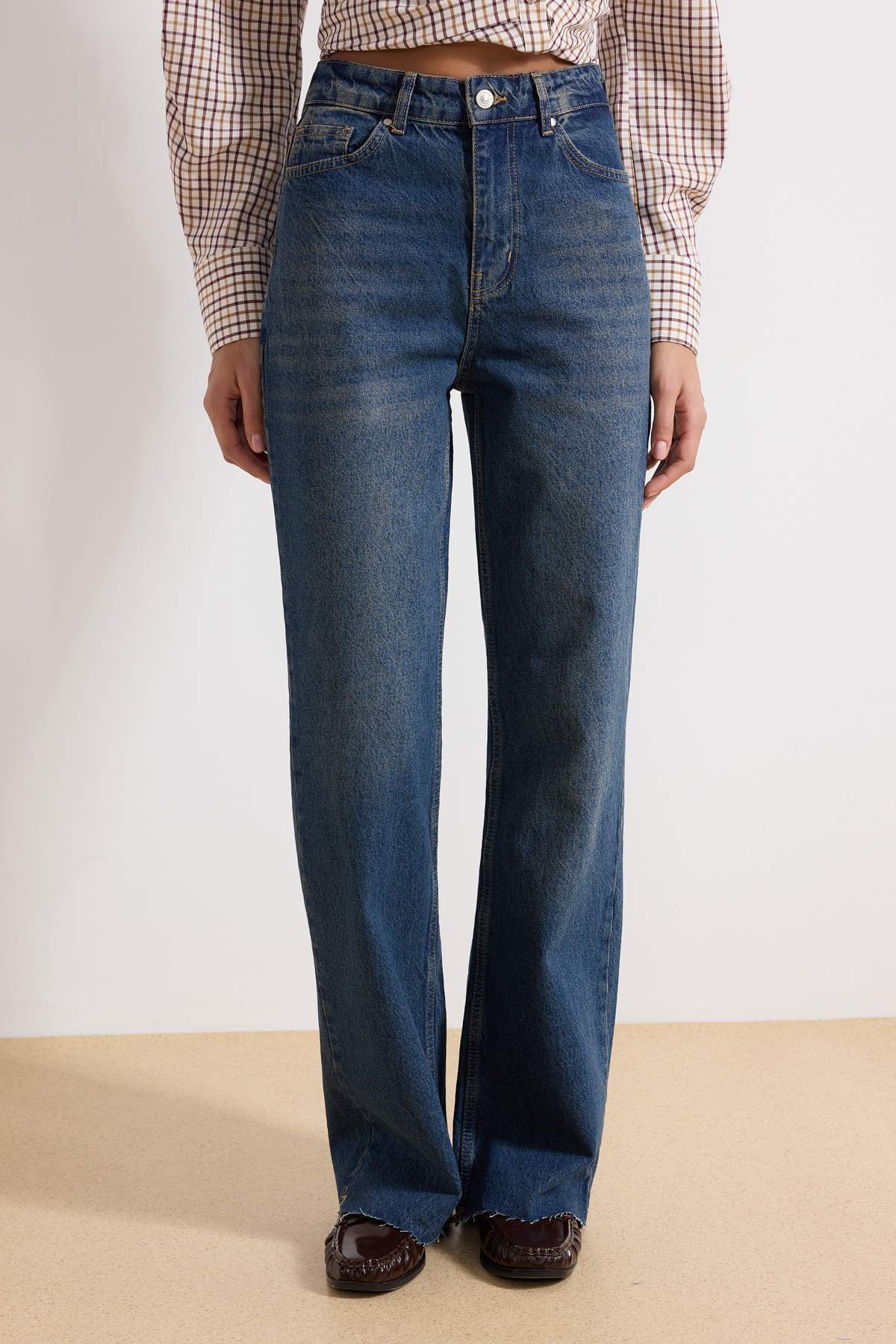 Trendyolmilla  Mavi Yüksek Bel Straight %100 Pamuk Non-Stretch Jeans TWOAW25JE00378 - Görsel 3