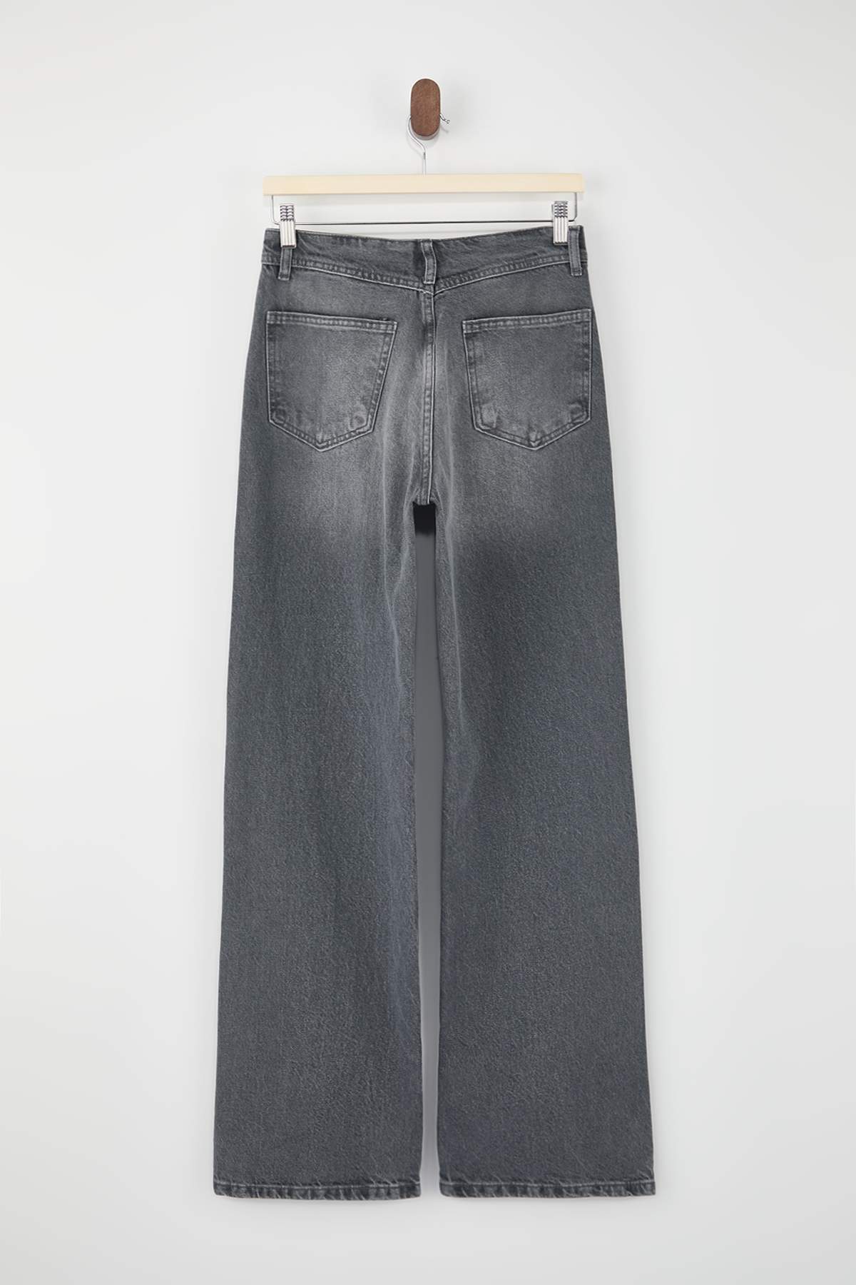 Trendyolmilla  Gri Trok Detaylı Normal Bel %100 Pamuk Wide Leg Jeans TWOSS26JE00051 - Görsel 6