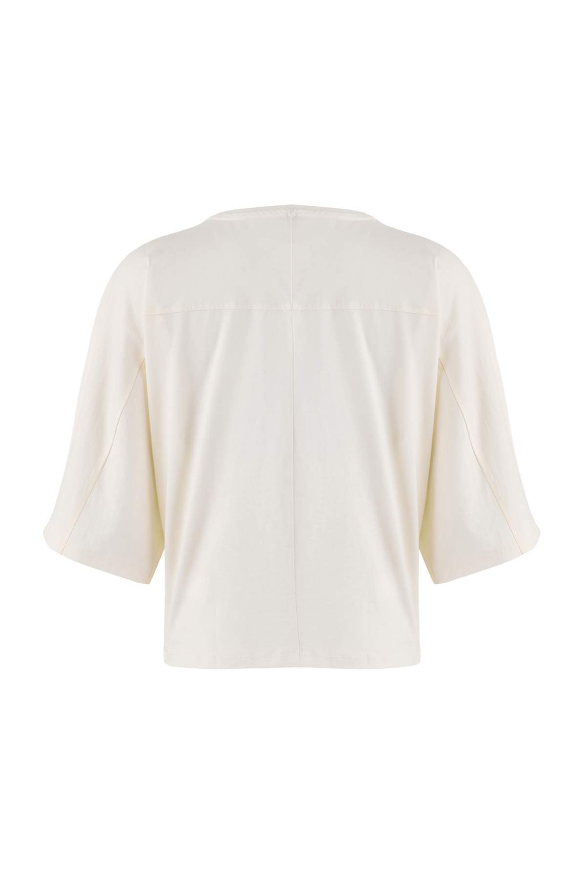 Trendyolmilla  Wardrobe Essentials-Ekru Geniş Kalıp Yarasa Kol %100 Pamuk Örme T-Shirt TWOSS26TS00047 - Görsel 7