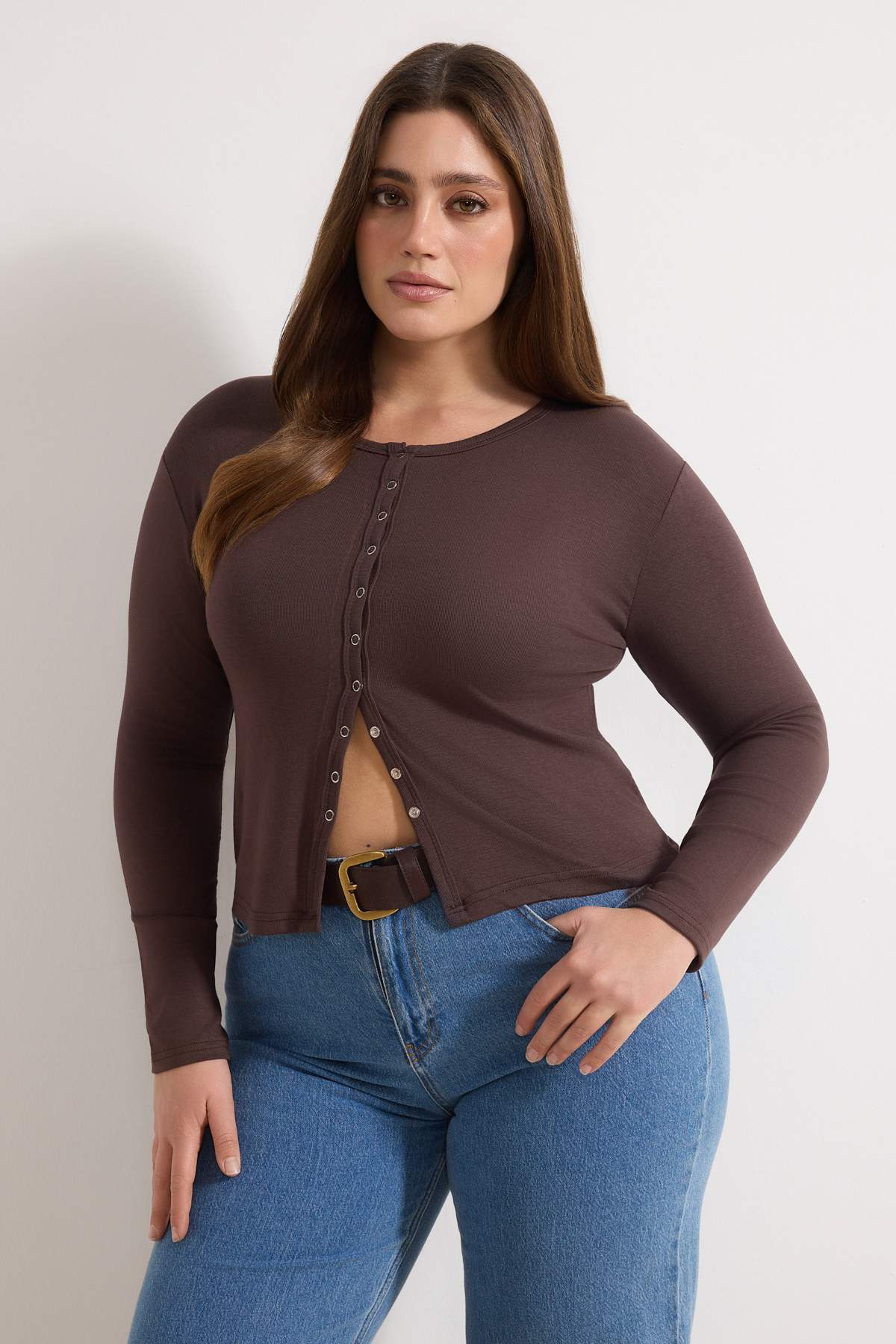 Trendyolmilla Curve Kahverengi Çıtçıtlı Crop Boy Basic Örme Büyük Beden Bluz TBBAW26AF00119