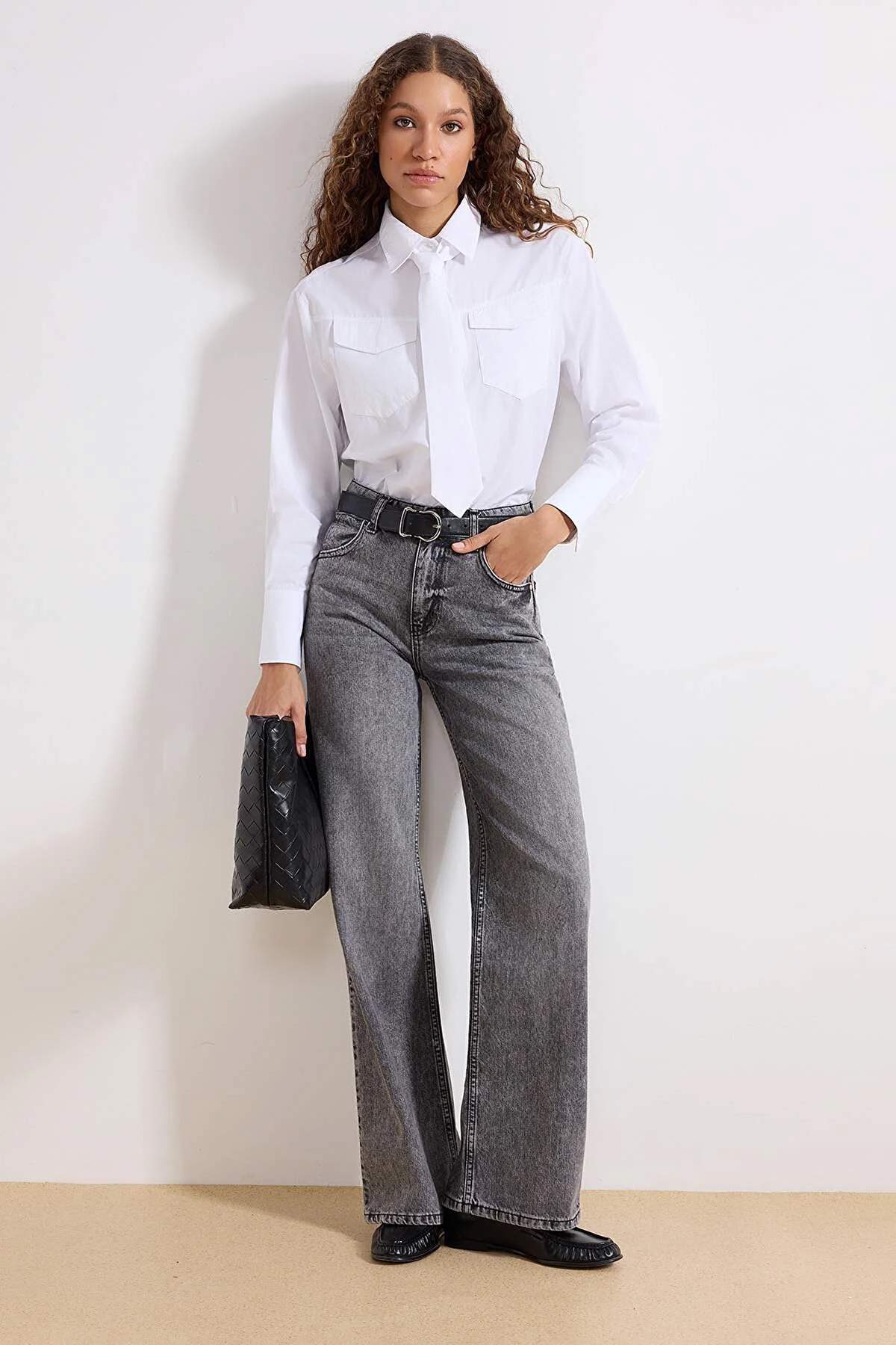 Trendyol Collection Šedé vintage džíny s vybledlým efektem a vysokým pasem - ...