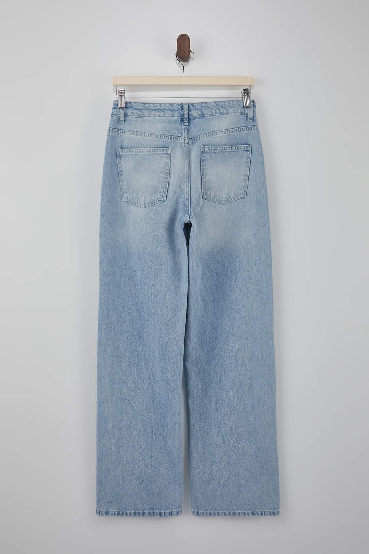 Trendyolmilla  Açık Mavi More Sustainable DÖKÜMLÜ Normal Bel %100 Pamuk Wide Leg Jeans TWOSS26JE00135 - Görsel 6