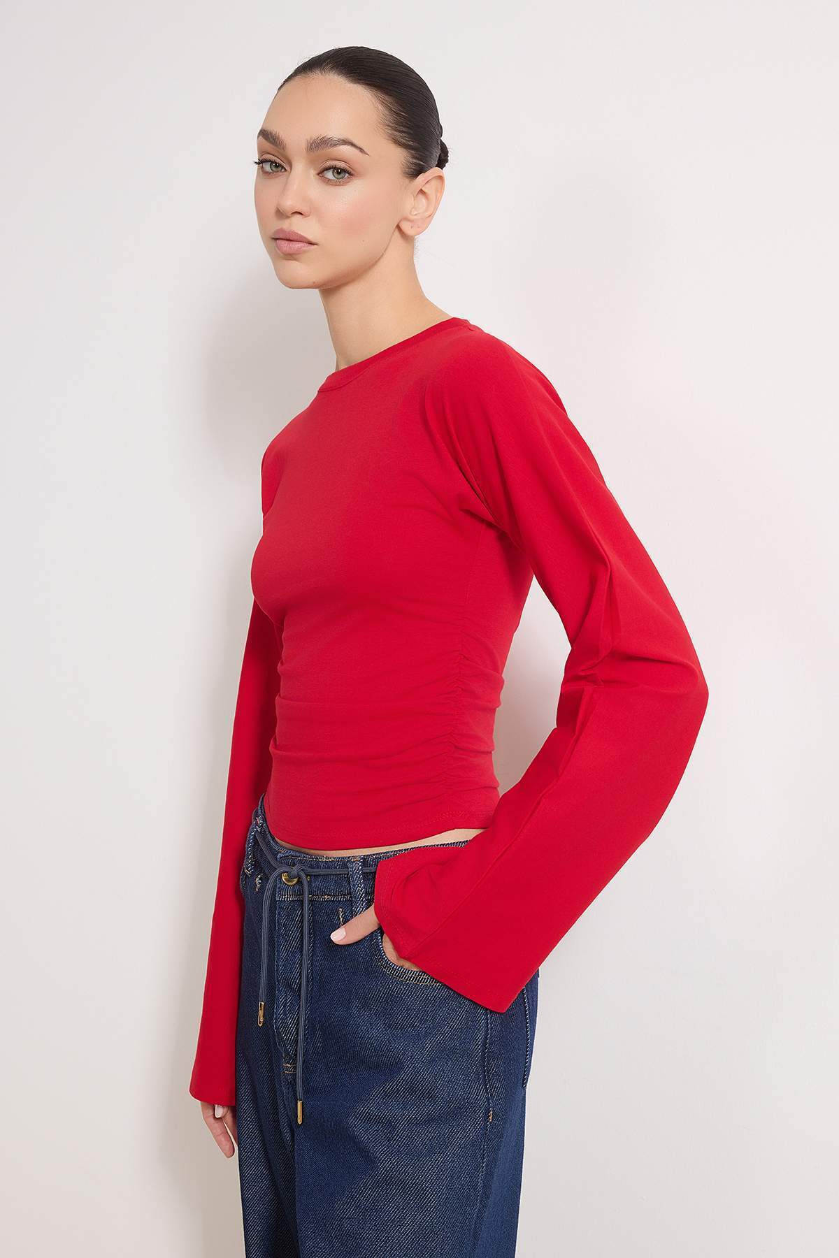 Trendyolmilla  Kırmızı İspanyol Kol Büzgü Detaylı Regular/Normal Kalıp Örme Bluz TWOAW26BZ00293 - Görsel 6