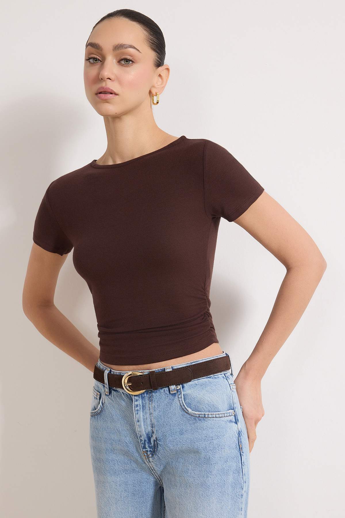 Trendyolmilla  Kahverengi Büzgü/Drape Detaylı Fitted Örme Bluz TWOSS25BZ00505