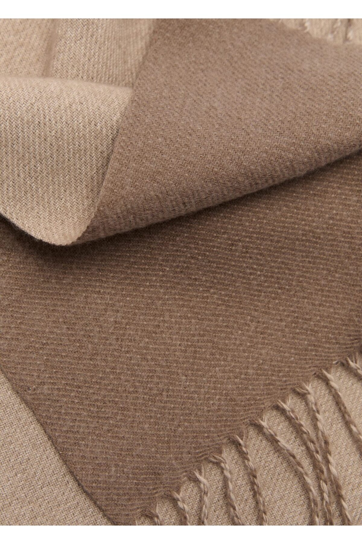 مانگو روسری حاشیه‌دار دو رنگ