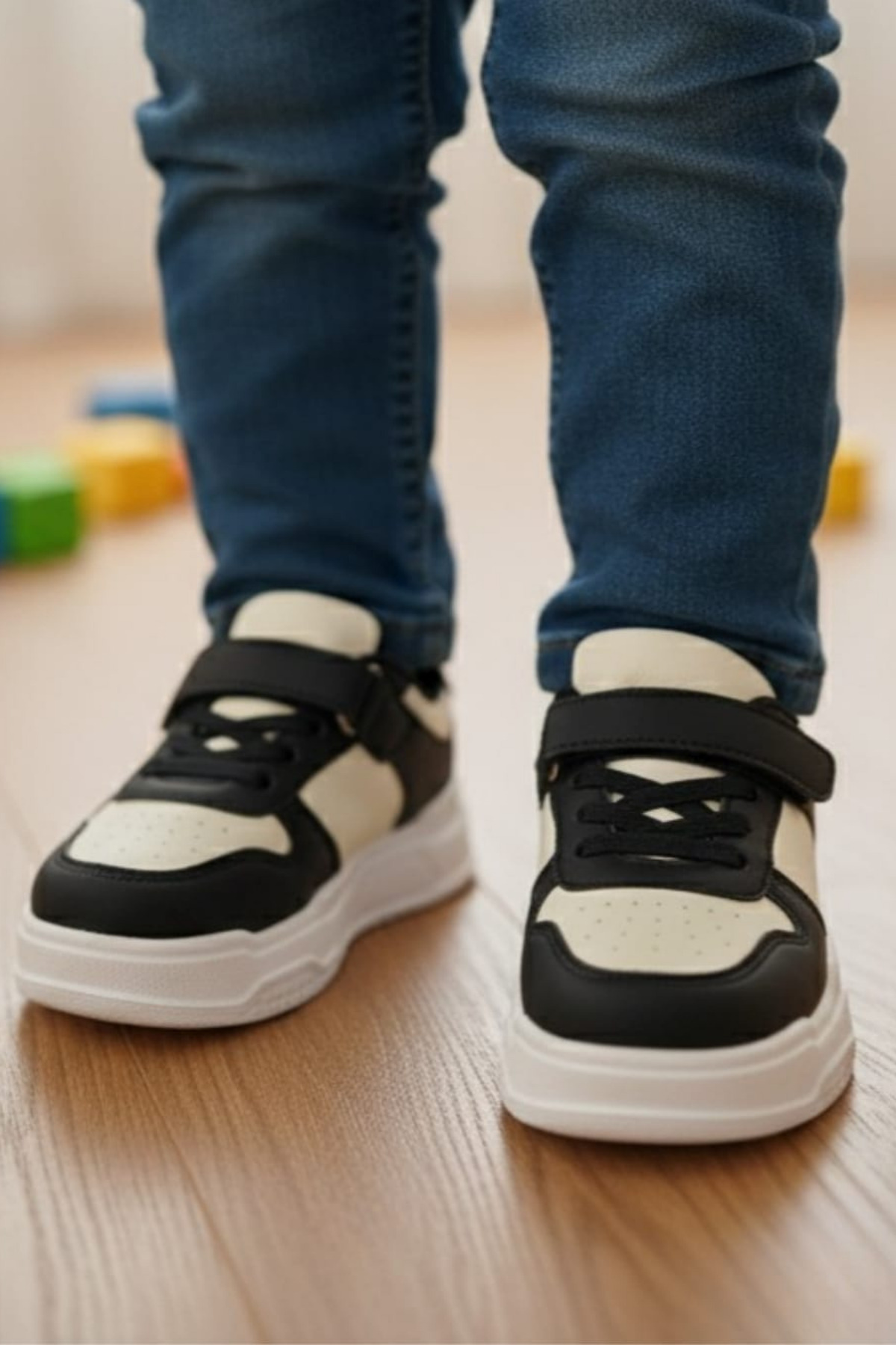 HİGHRUN Unisex Çocuk Okul Ayakkabısı Bağcık ve Cırt Cırtlı Spor Ayakkabı fotoğrafı 2 (önizleme)