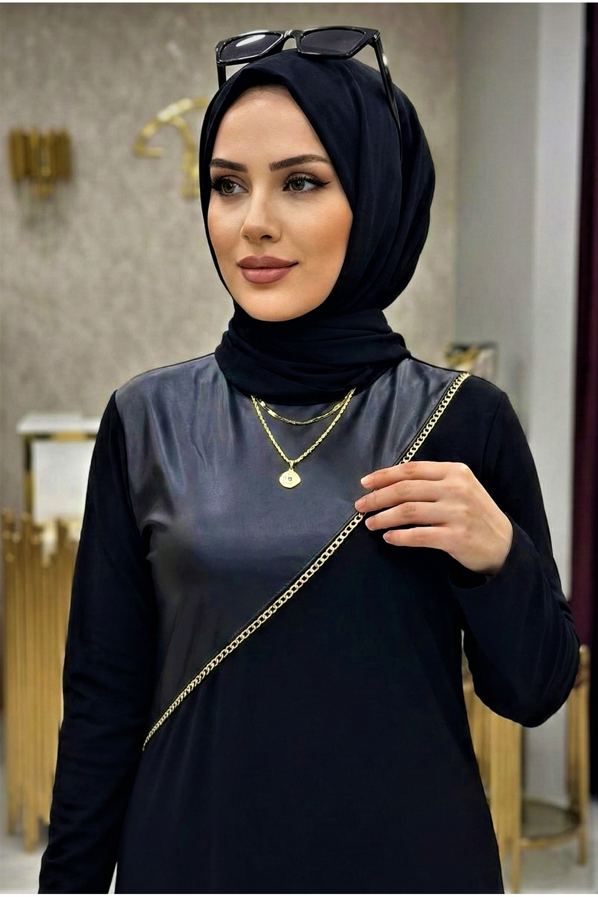 modamira  Kadın Siyah Pamuklu Önü Deri ve Zincir Detaylı Tesettür Kadın Uzun Kollu Elbise - Görsel 3