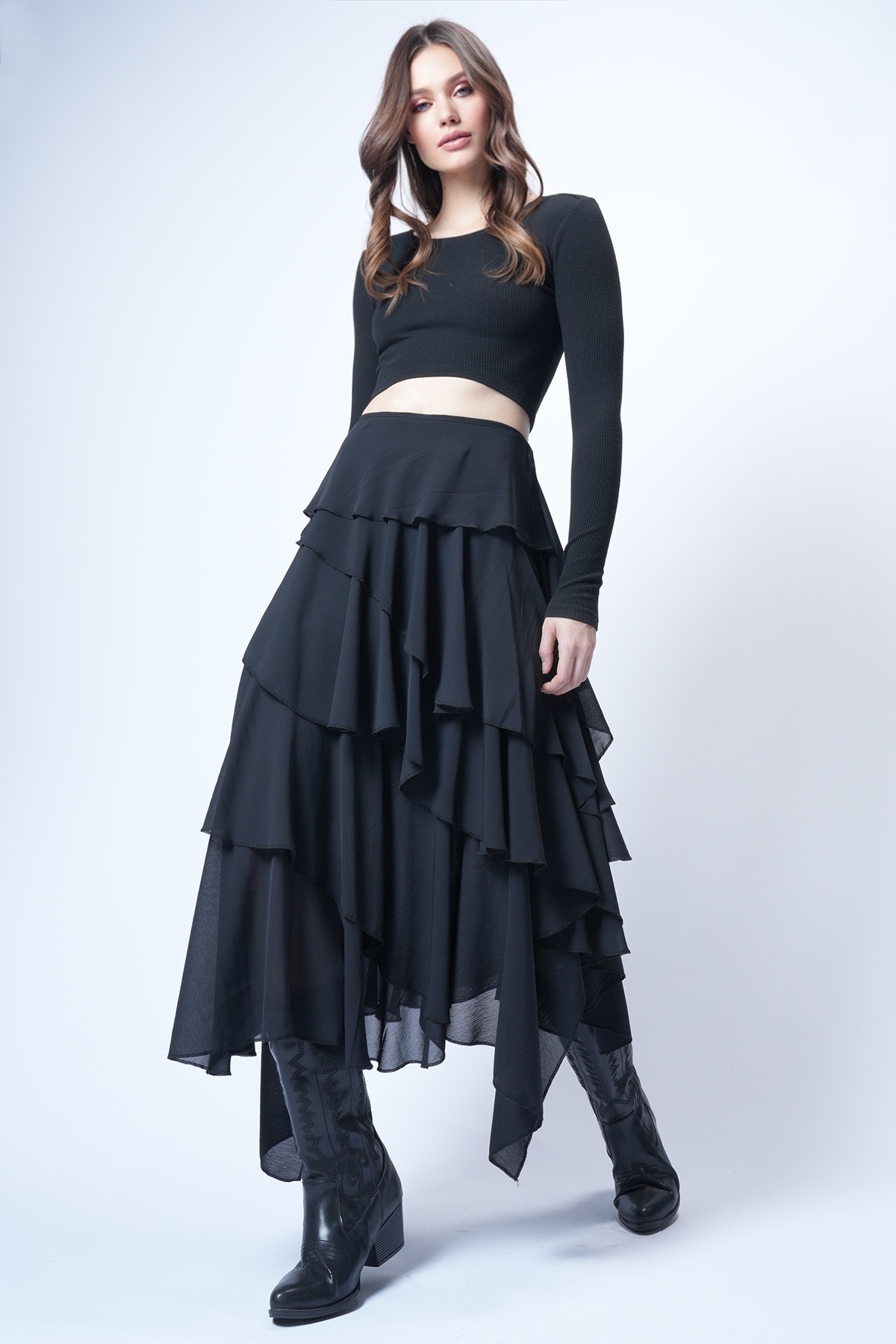 Trend Alaçatı Stili  Kadın Siyah Kat Kat Volanlı Maxi Boy Dokuma Etek ALC-X14749 - Görsel 3
