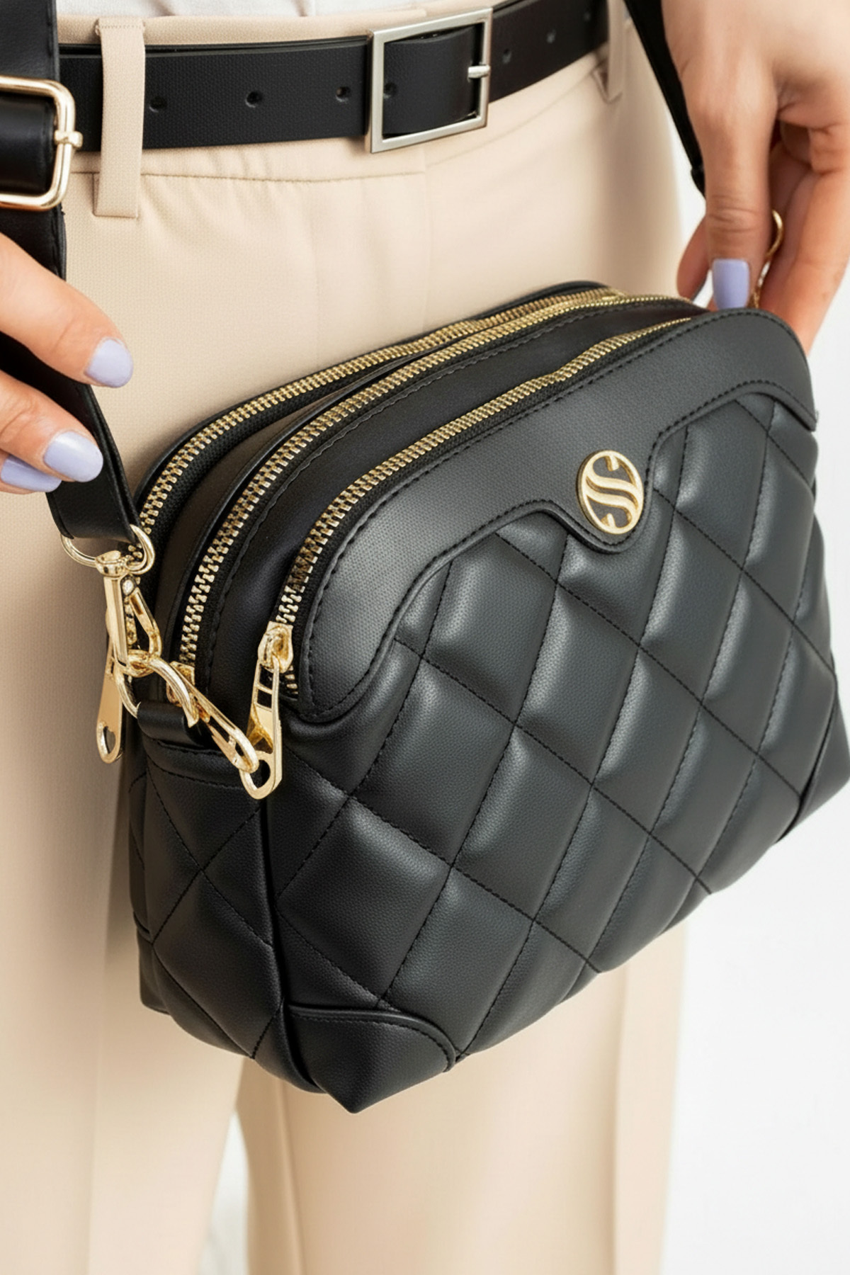 Lifonbag Kadın Siyah 4 Bölmeli Ayarlanabilir Çapraz Askılı Kapitone Yumuşak Deri Omuz Çantası fotoğrafı 5 (önizleme)