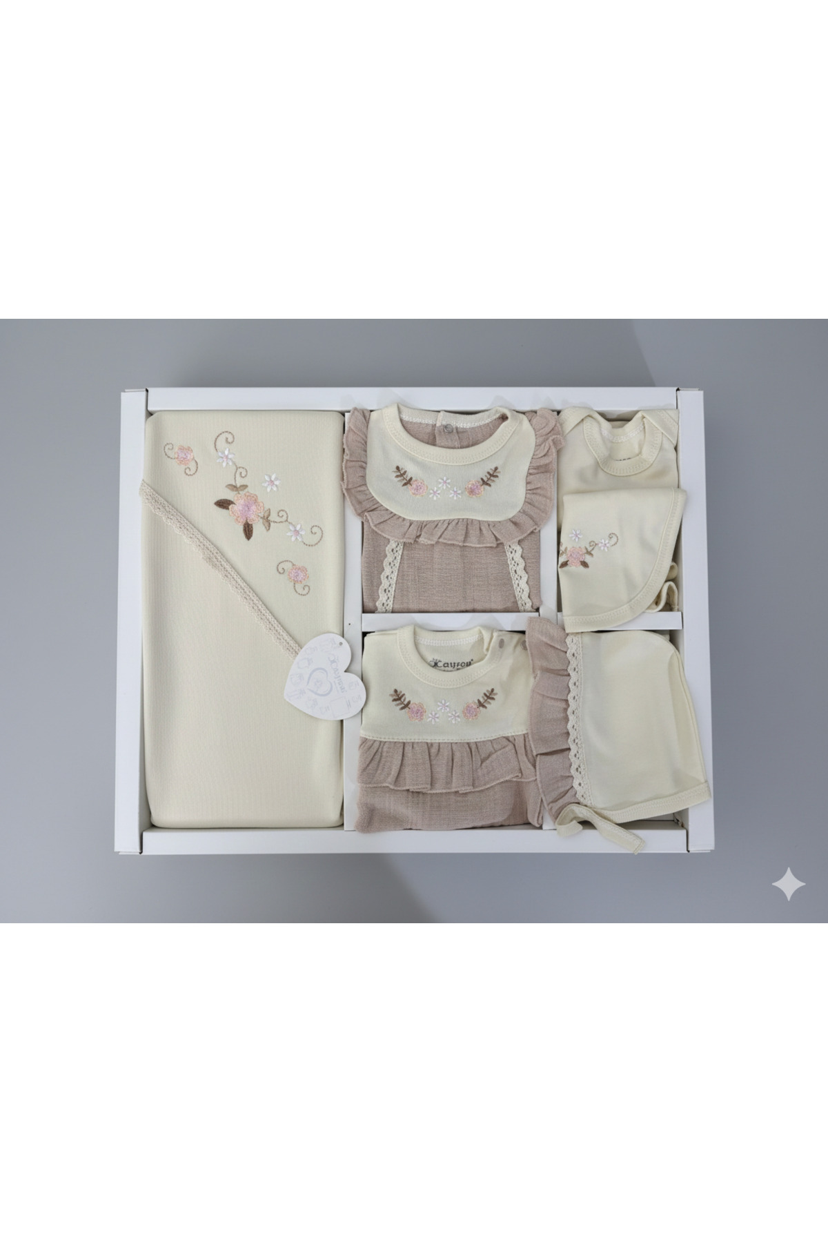 Gökçe Bebe Kız Bebek %100 Pamuk Müslin Kumaş Nakışlı 10'lu Set Yenidoğan Hastane Çıkışı Kutulu (0-3 Ay) fotoğrafı 5 (önizleme)