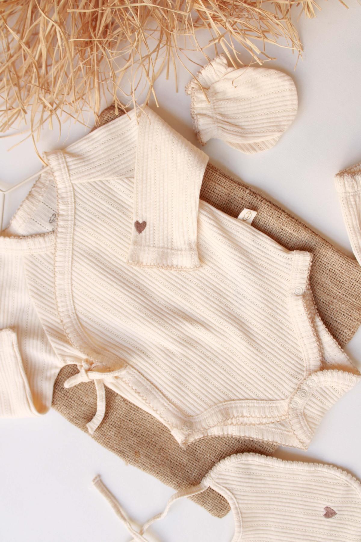 OhlalaKoala Kalp Nakışlı 5li Kruvaze Yenidoğan Set fotoğrafı 4 (önizleme)