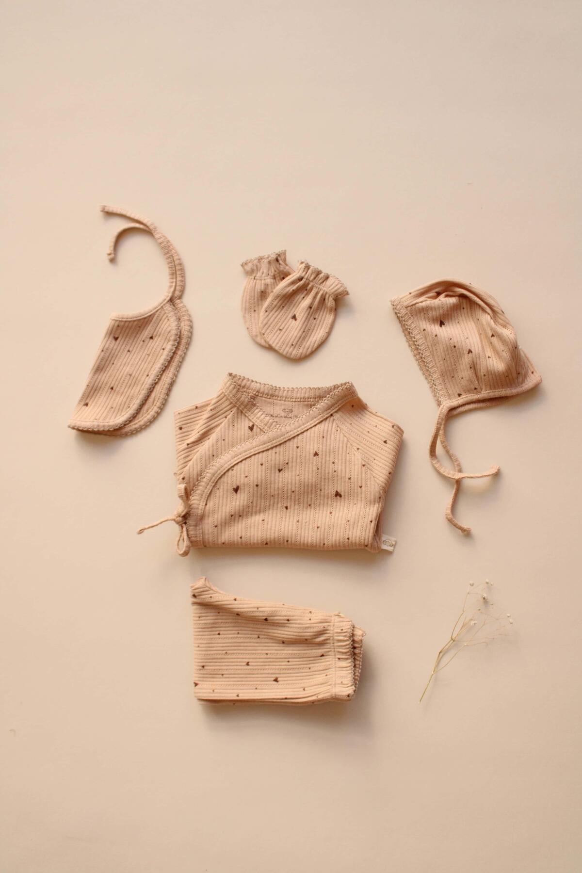 OhlalaKoala 5li Kruvaze Yenidoğan Set Kalp Baskılı Model 5 (0-3 Ay) fotoğrafı 6 (önizleme)