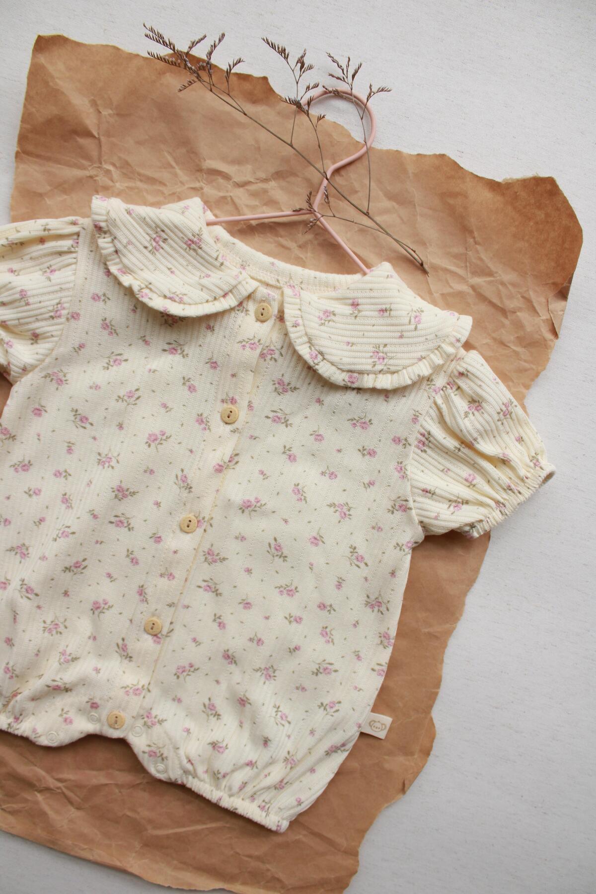 OhlalaKoala Pembe Çiçek Düğmeli Tulum fotoğrafı 6 (önizleme)