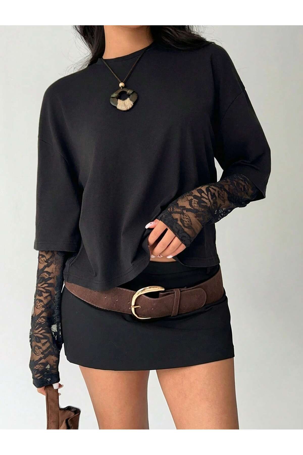 poswicon  siyah oversize tişört dantel kollu yuvarlak yaka üst - Görsel 3