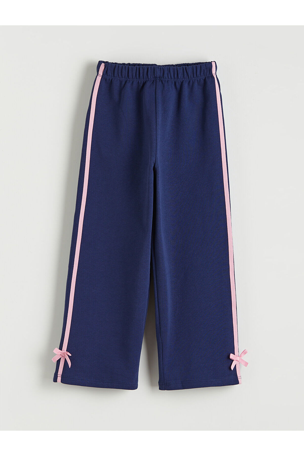 LC Waikiki Elsiva Collection Ekru Lilo & Stitch Baskılı Kız Çocuk Sweatshirt ve Eşofman Altı fotoğrafı 6 (önizleme)