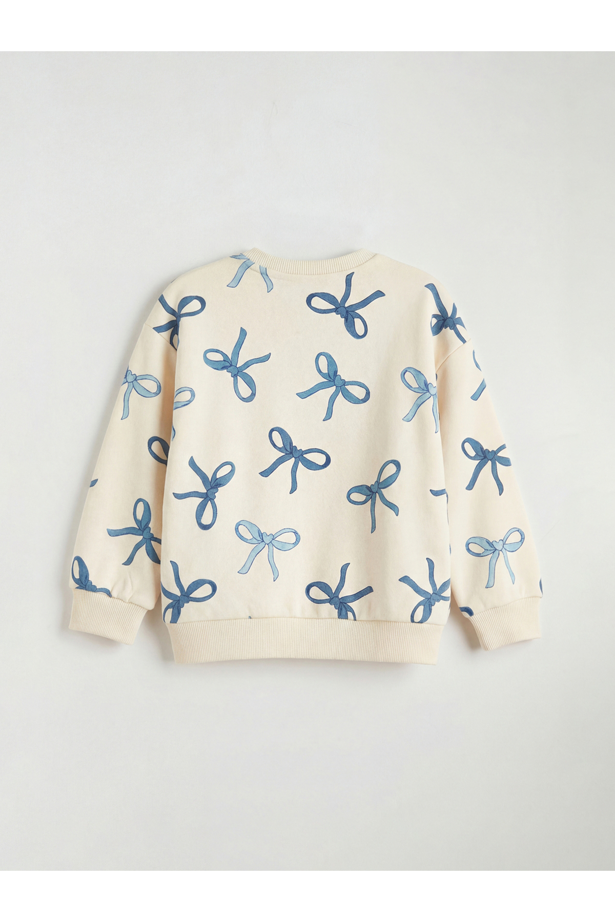 LC Waikiki Elsiva Collection Ekru Fiyonk Desenli Kız Çocuk Sweatshirt ve Pantolon fotoğrafı 4 (önizleme)