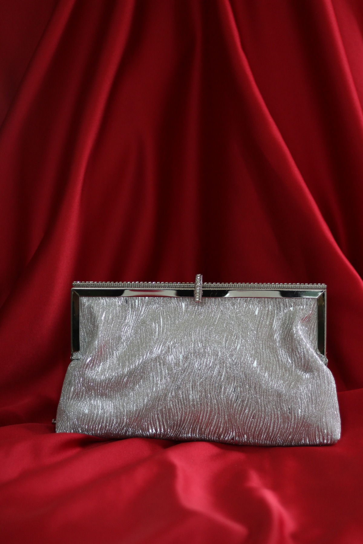Women's Silver Metal Framed Stone Detailed Chain Evening Bag