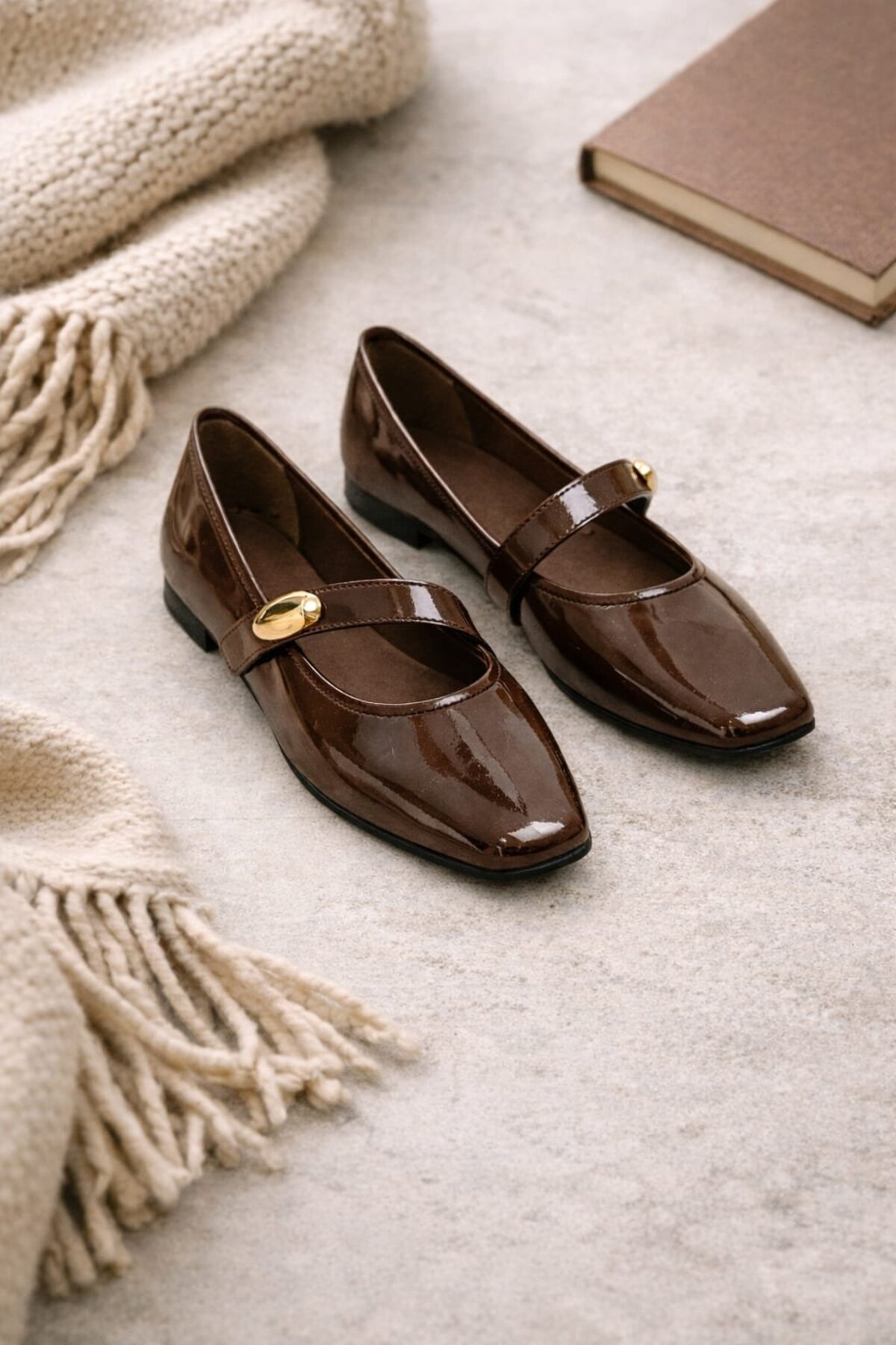 Slipcat  Kadın Rugan Babet Şık Tokalı Ortopedik Taban Günlük Ayakkabı - Görsel 4