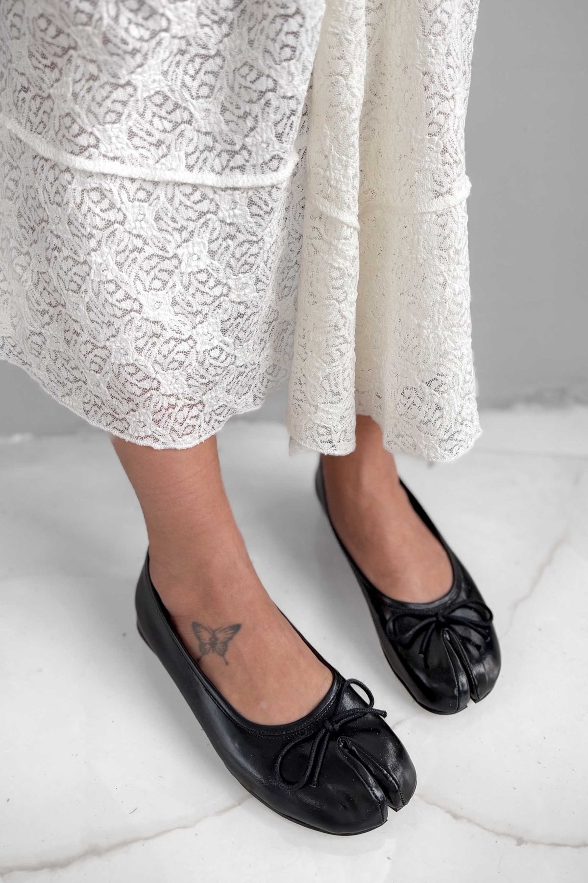 Shoebutik  Elissa Siyah Deri Parmak Arası Detay Kadın Babet - Görsel 5