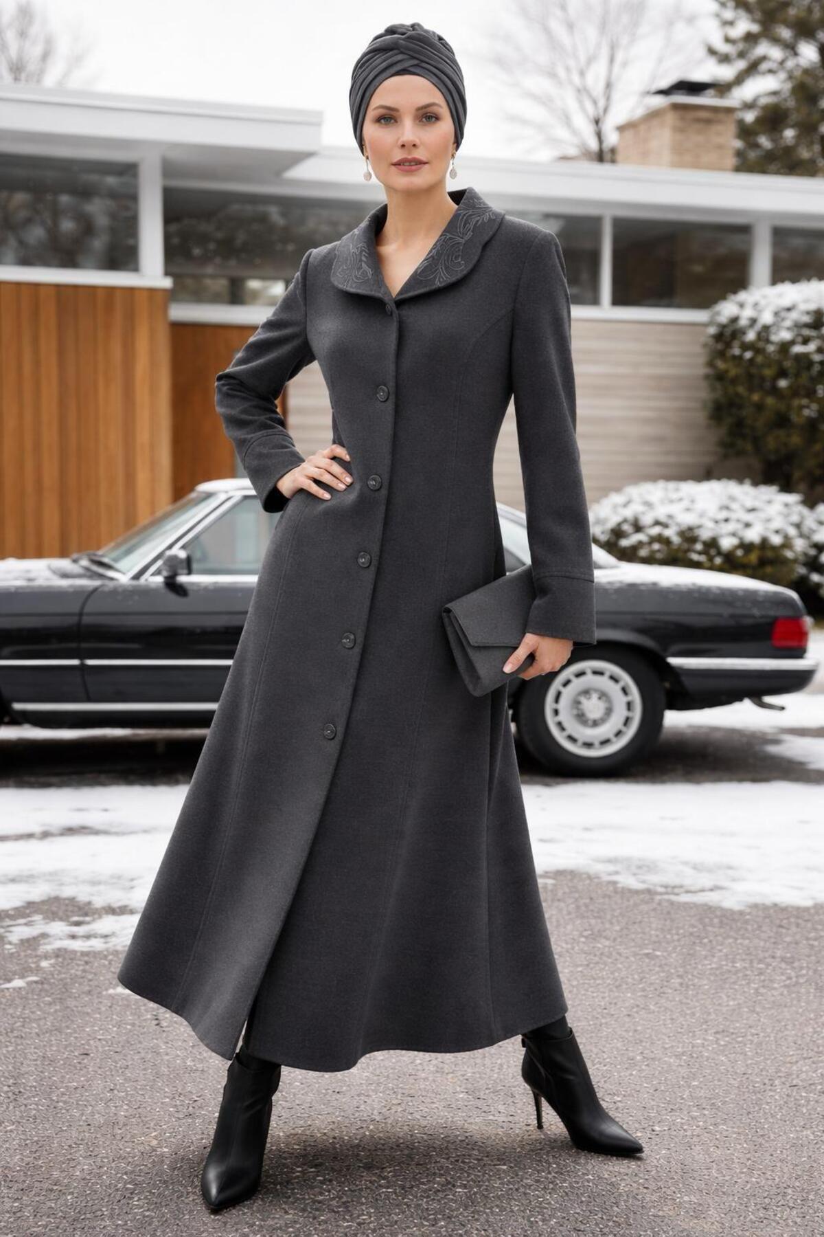 ESİN GİYİM  NAKIŞ DETAYLI BÜYÜK BEDEN MANTO - Görsel 5