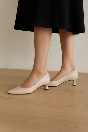 YadeGrande Diva Kadın Büyük Numara (41-42-43) Bej Deri 3 cm Şampanya Mini Top...