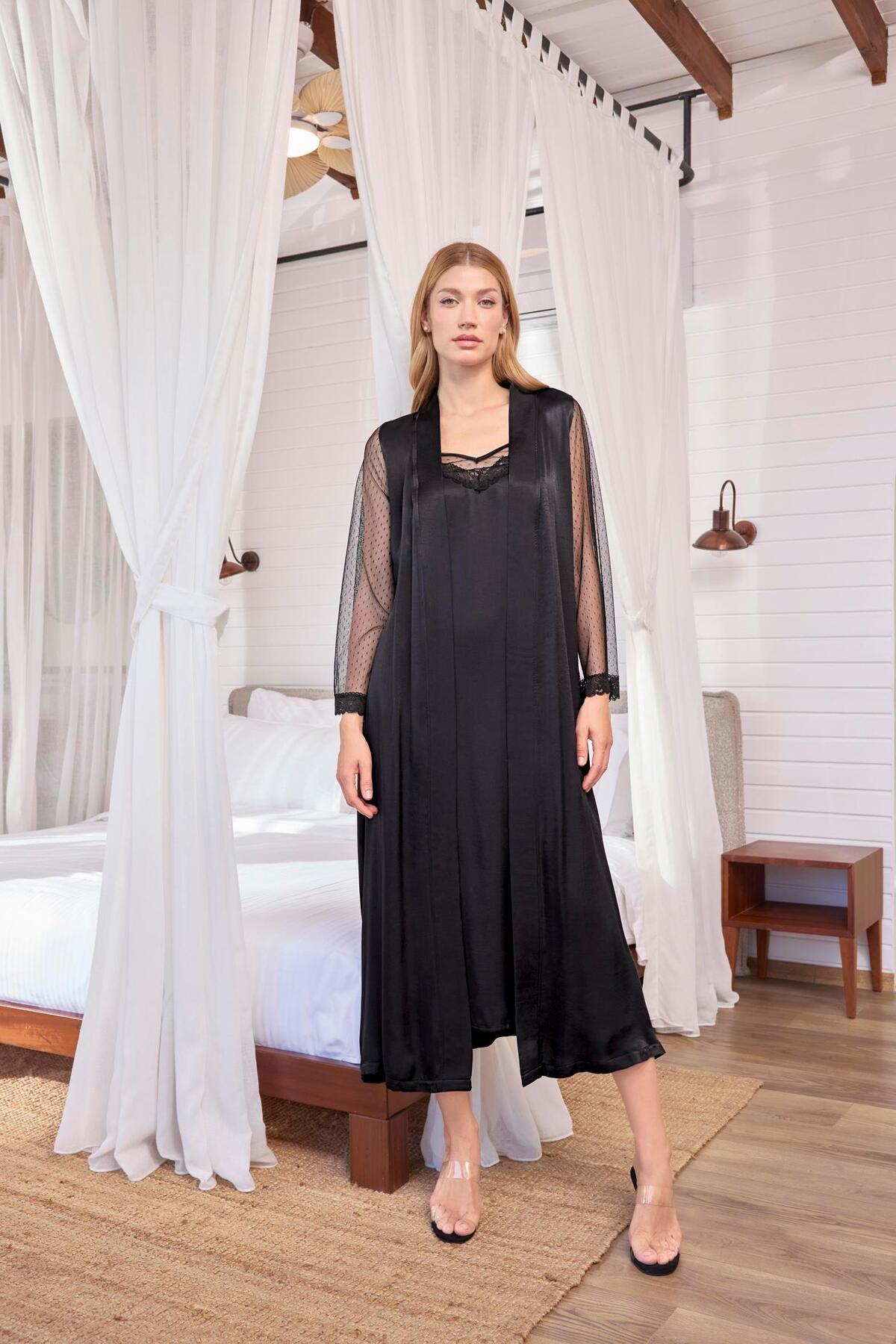 Aria's Closet Arias Closet Dantelli Tüllü ve Dekolteli Saten Sabahlık Takımı