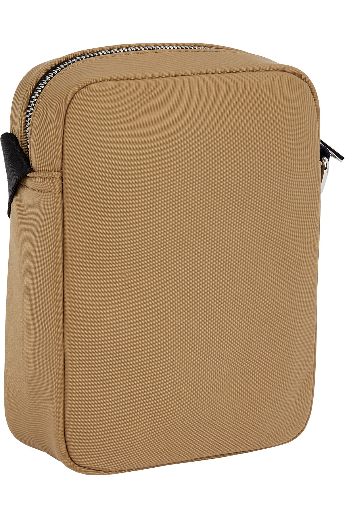 تامی هیلفیگر خبرنگار کوچک کسب و کار TH