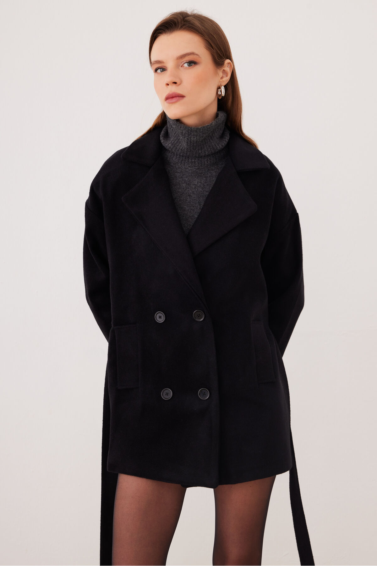 SevdeUgur  Kadın Siyah Oversize Kısa Kaşe Kaban Kemerli Astarlı - Sevde Ugur - Görsel 5