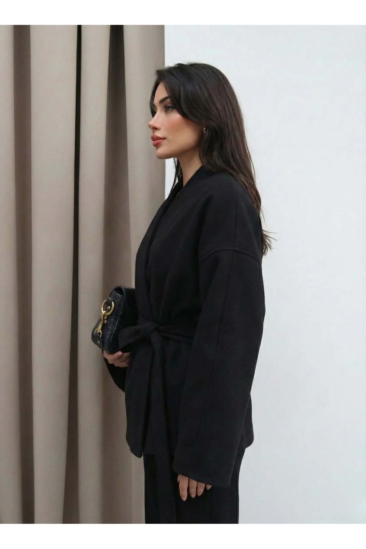 bysoca  Kadın Siyah Kuşaklı Şal Yaka Oversize Düşük Omuz Kısa Kaşe Kaban Ceket - Görsel 2