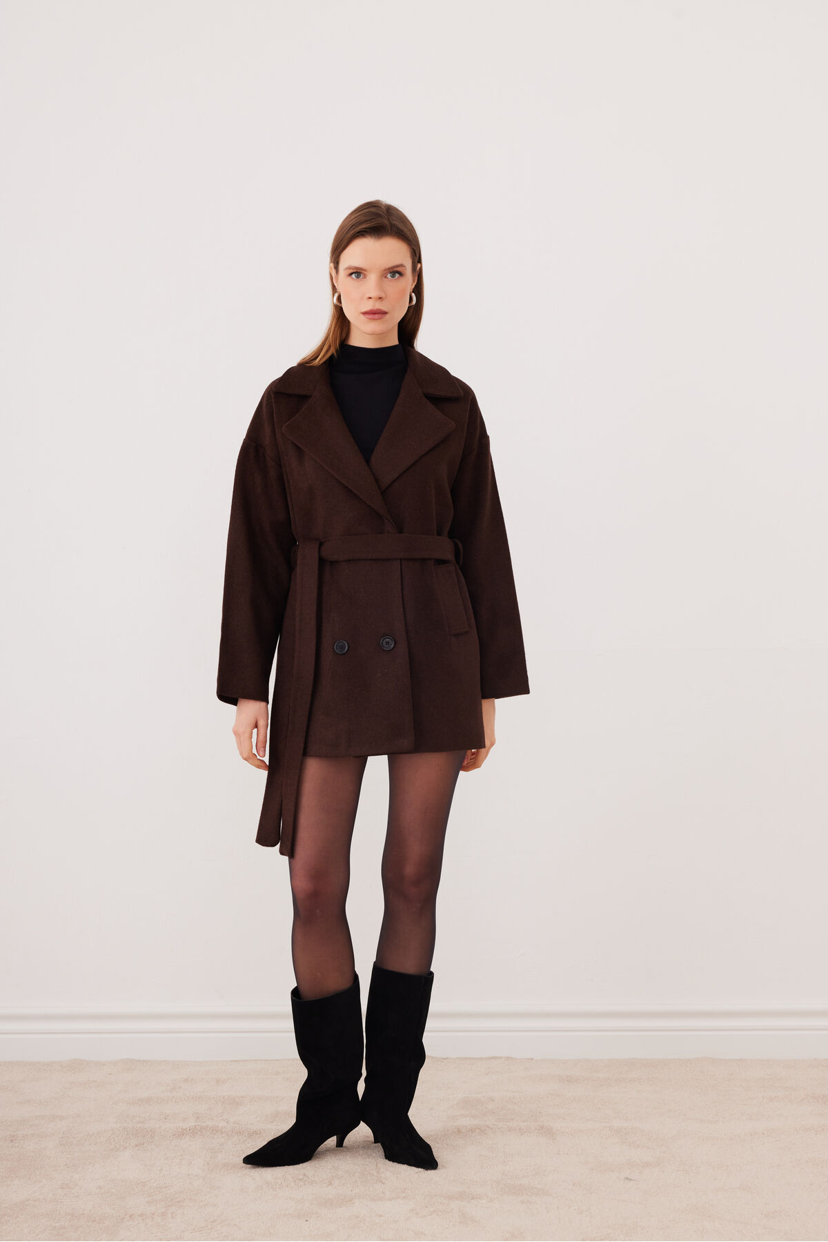 SevdeUgur  Kadın Kahverengi Oversize Kısa Kaşe Kaban Kemerli Astarlı - Sevde Ugur - Görsel 6