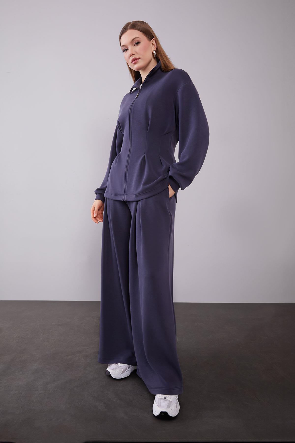 Levidor Navy Blue Waist-Sitting Double Suit with Pleated Detail