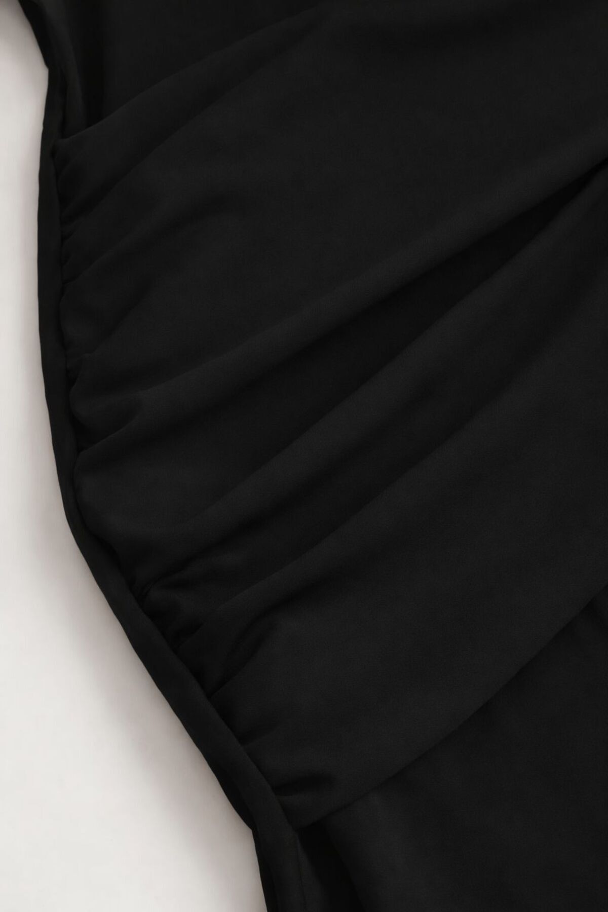 peelter  Siyah Kadın Dik Yaka Toka Detaylı Kuşaklı Toparlayıcı Dar Kalıp Uzun Trend Tasarım Elbise - Görsel 4