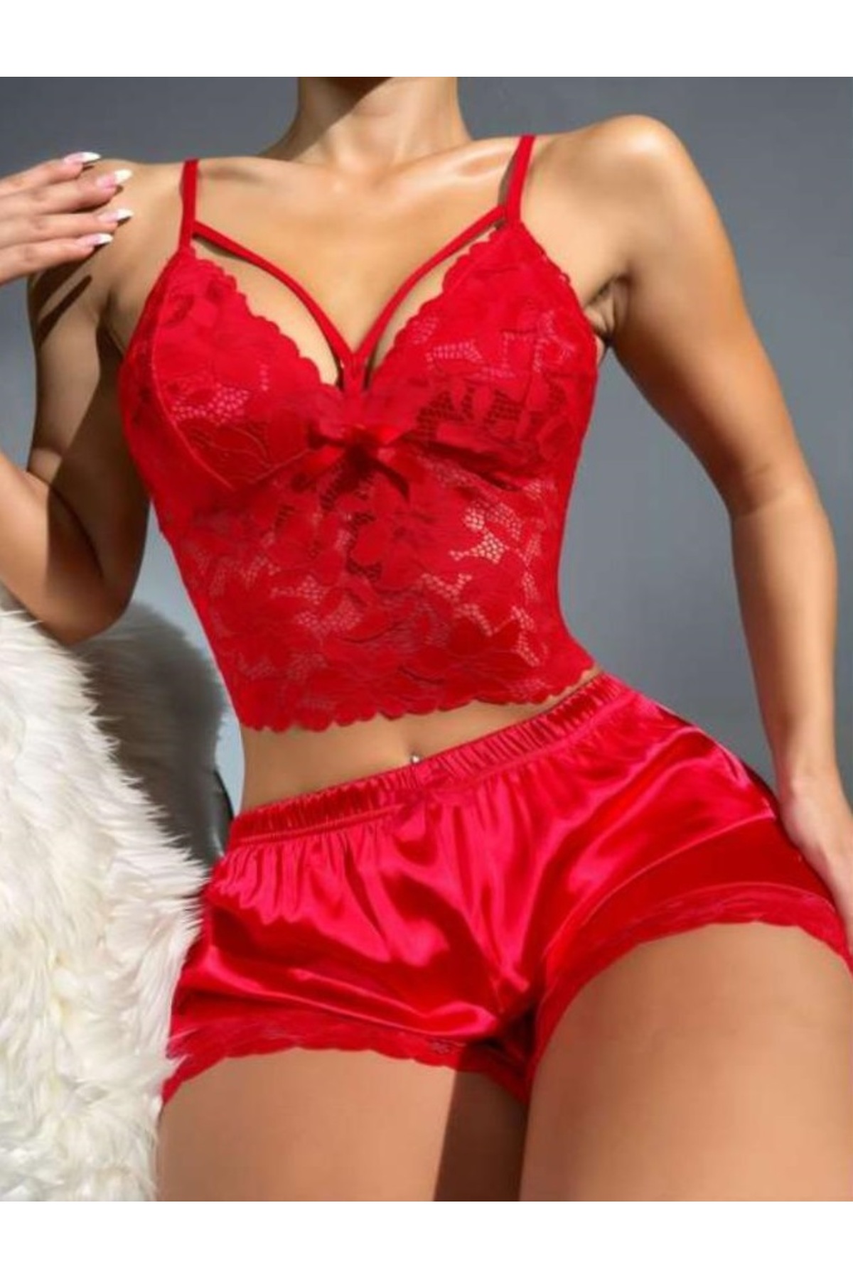 MYDORA LİNGERİE Premium Lüks Saten Askılı Üst ve Nakışlı Şort Takım