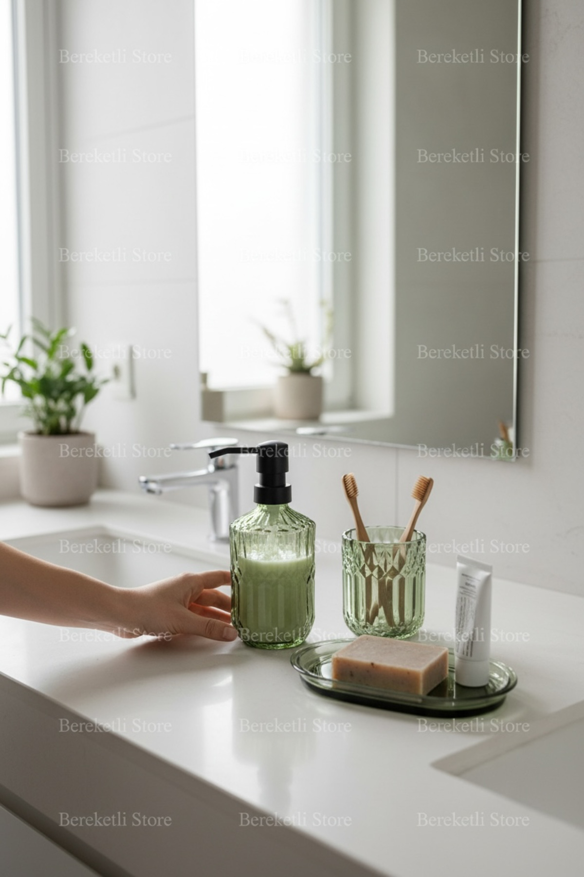 Sarı Çizgili Cam Banyo Seti | Sıvı Sabunluk, Diş Fırçalık ve Sabunluk | Şık & Modern Tezgâh Üstü Set