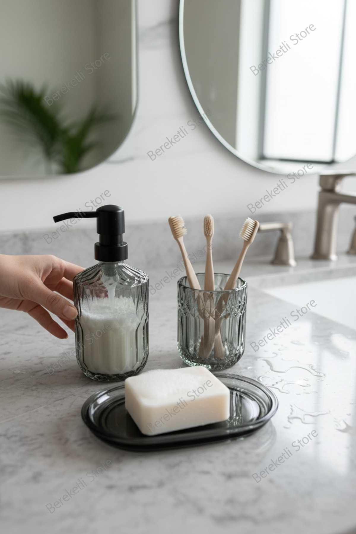 Sarı Çizgili Cam Banyo Seti | Sıvı Sabunluk, Diş Fırçalık ve Sabunluk | Şık & Modern Tezgâh Üstü Set