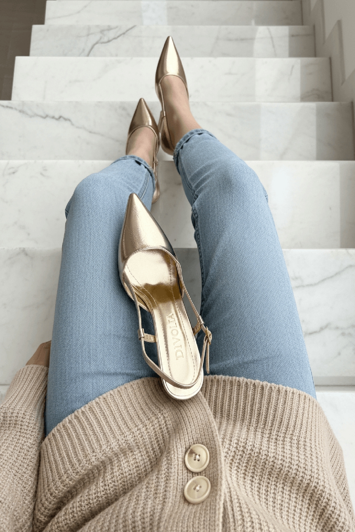 DİVOLYA  Semiras Gold Kırışık Rugan Yanları Açık ( 9 cm Topuklu ) Sivri Burun Topuklu Ayakkabı - Görsel 5