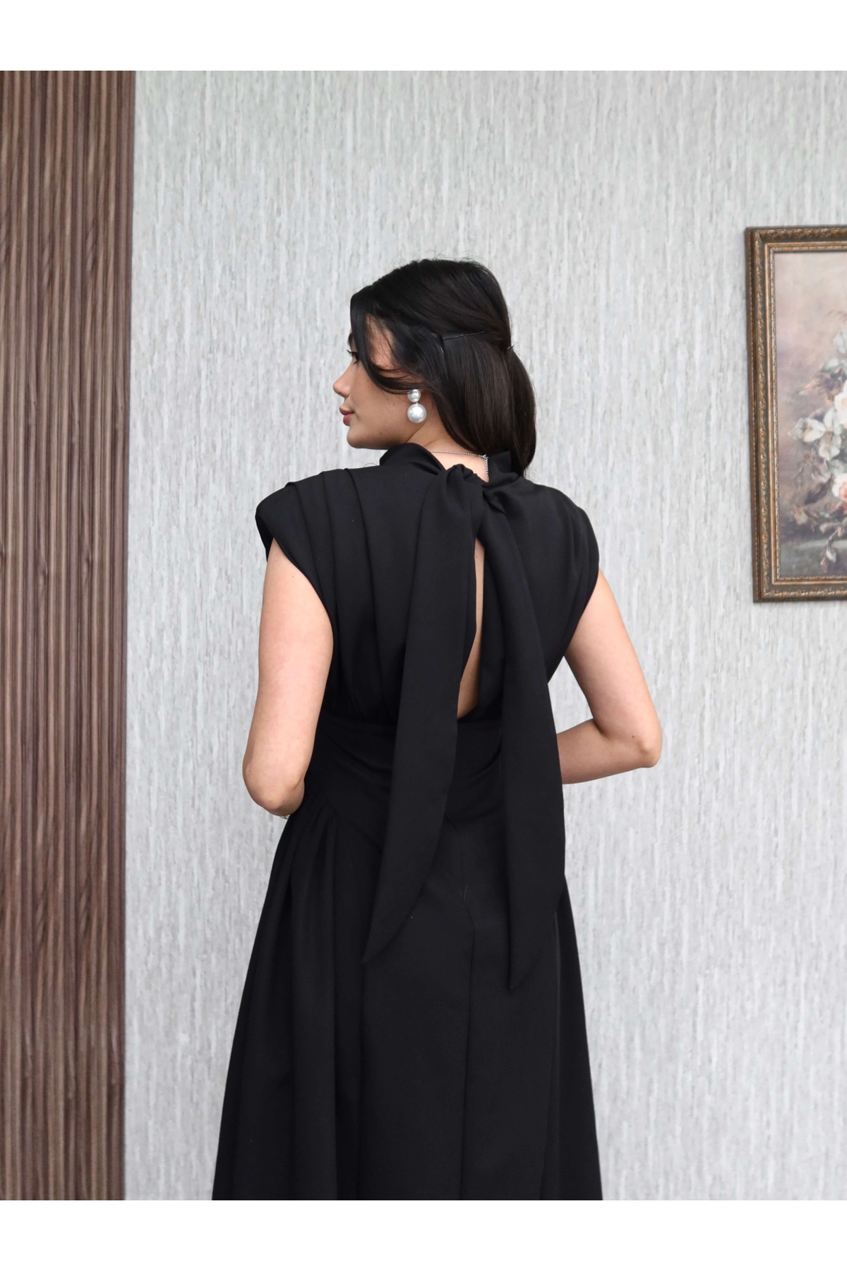 ESRAHELVACI  Vatkalı Sırt Bağlamalı Sıfır Kol Elbise - Görsel 5