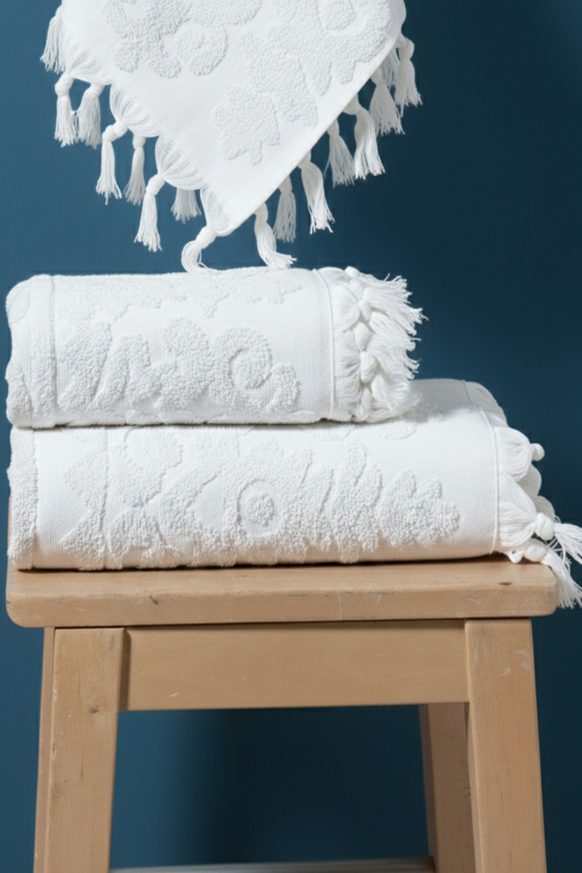 100% Cotton 2-Piece Tied Luxury Jacquard Dowry Bath Towel Set ( 1 Piece 50x90, 1 Piece 100x150 )