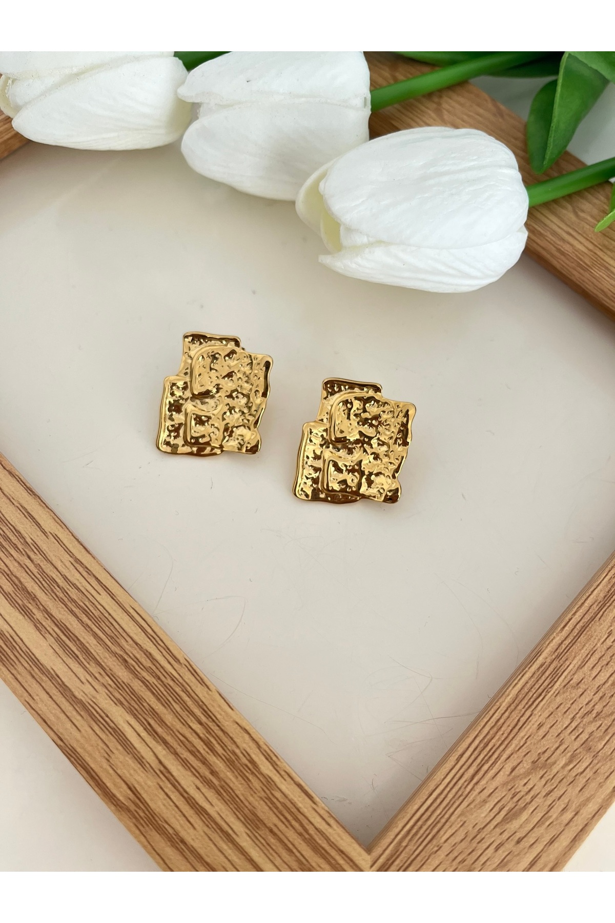 Kadın Çelik Gold Plaka Tasarım Küpe