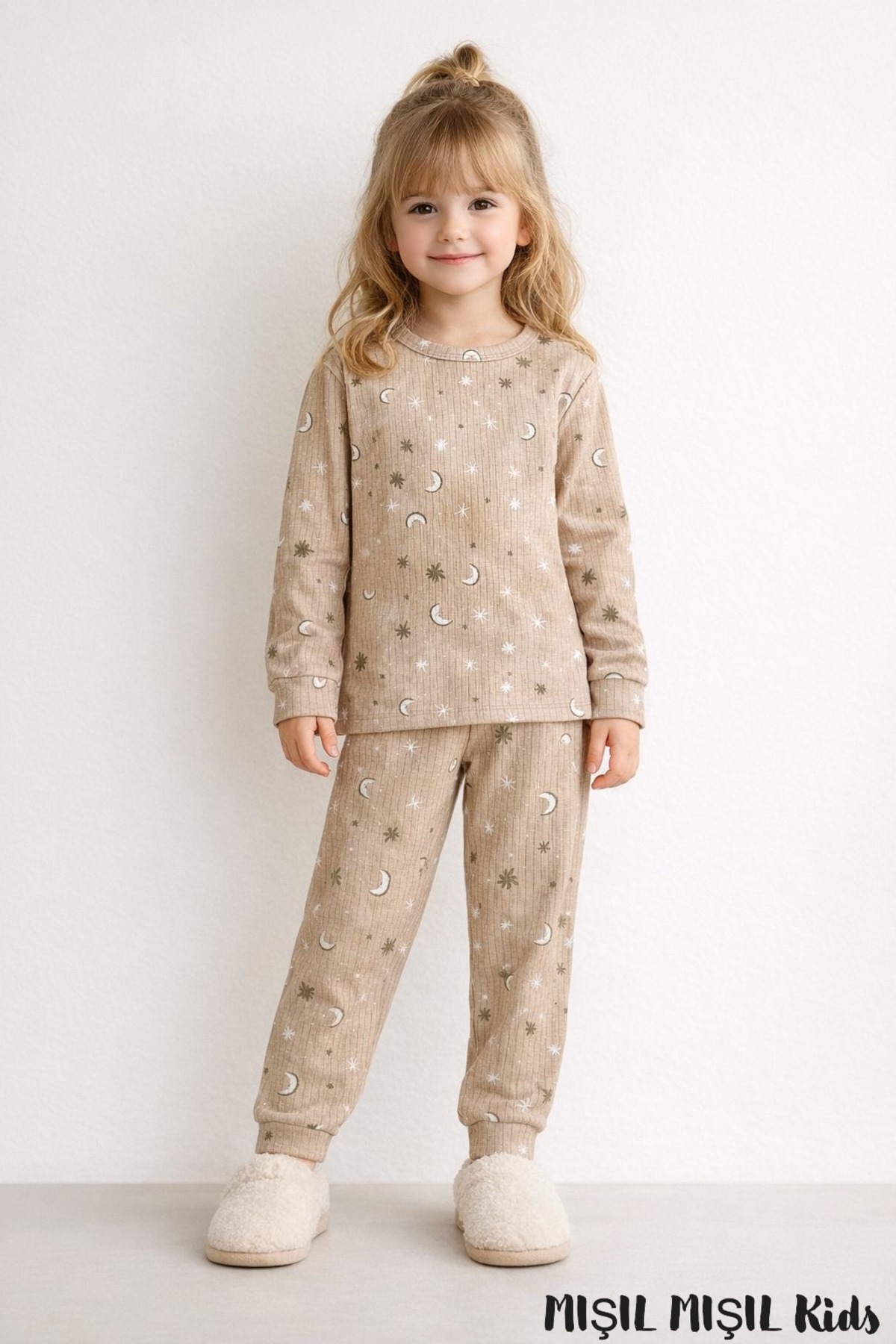 mışıl mışıl kids Kız Çocuk Bej Renkli Ay Dedeli Yıldızlı Pamuklu Pijama Takımı -GENİŞ KALIP fotoğrafı 2 (önizleme)