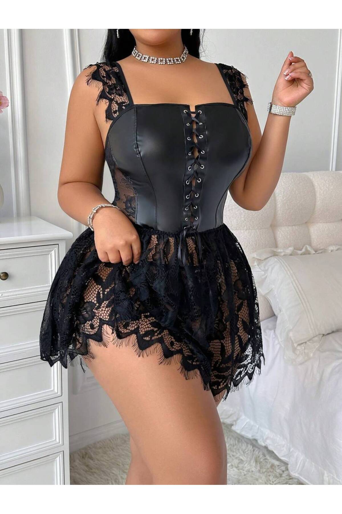 randevu Büyük Beden Kuşgözü Dantel Deri Detaylı Bağlamalı Mini Elbise String Takım görsel 4