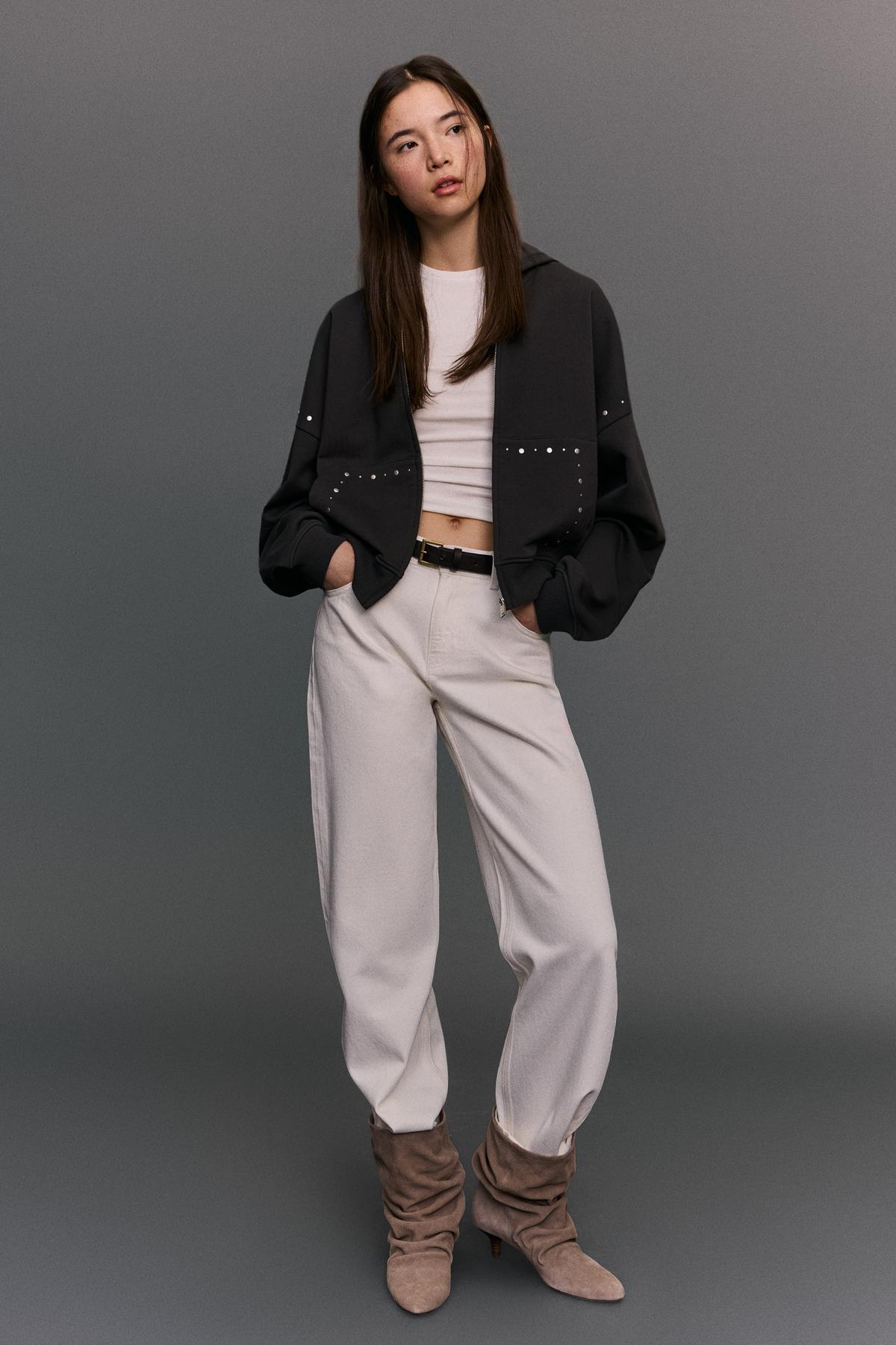 Bershka  Zımba detaylı fermuarlı kapüşonlu sweatshirt - Görsel 3