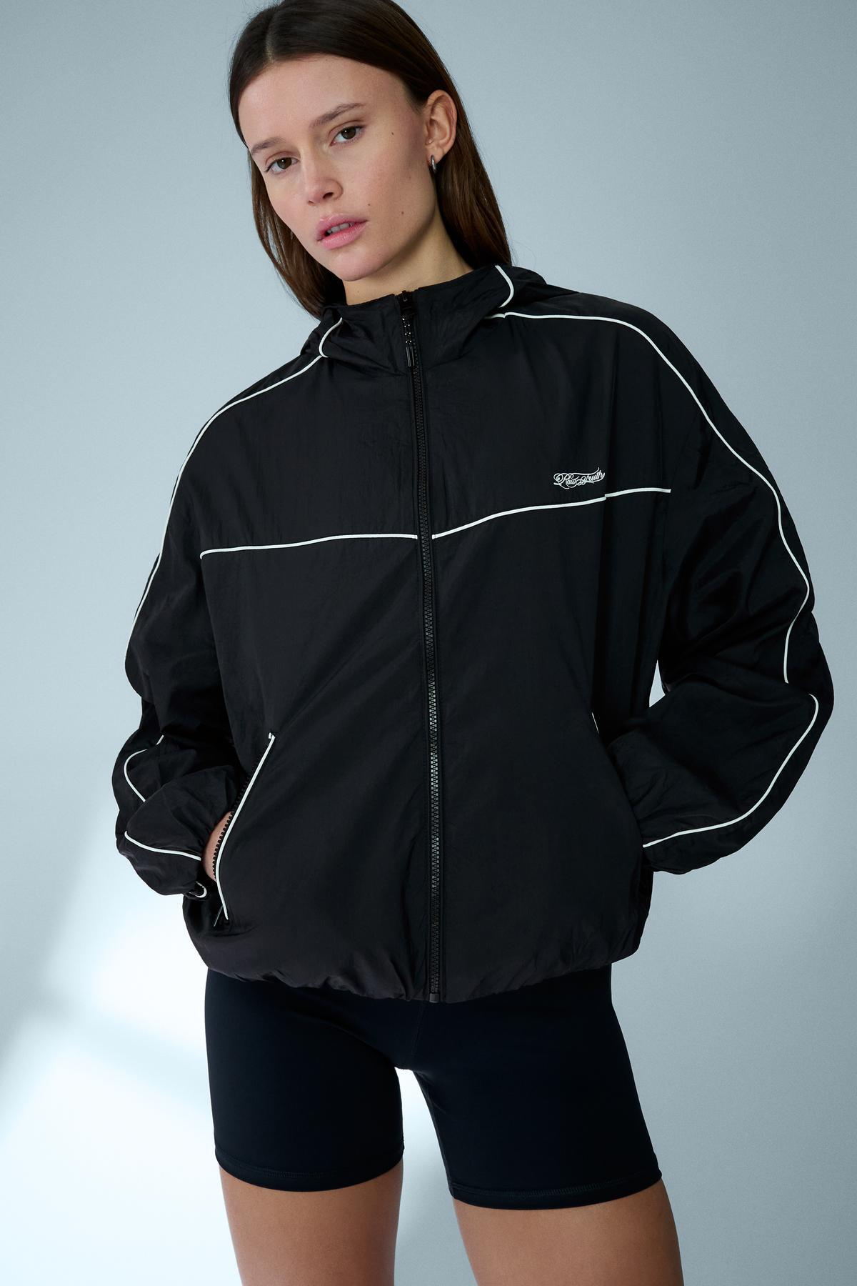 Bershka  Teknik kapüşonlu ceket