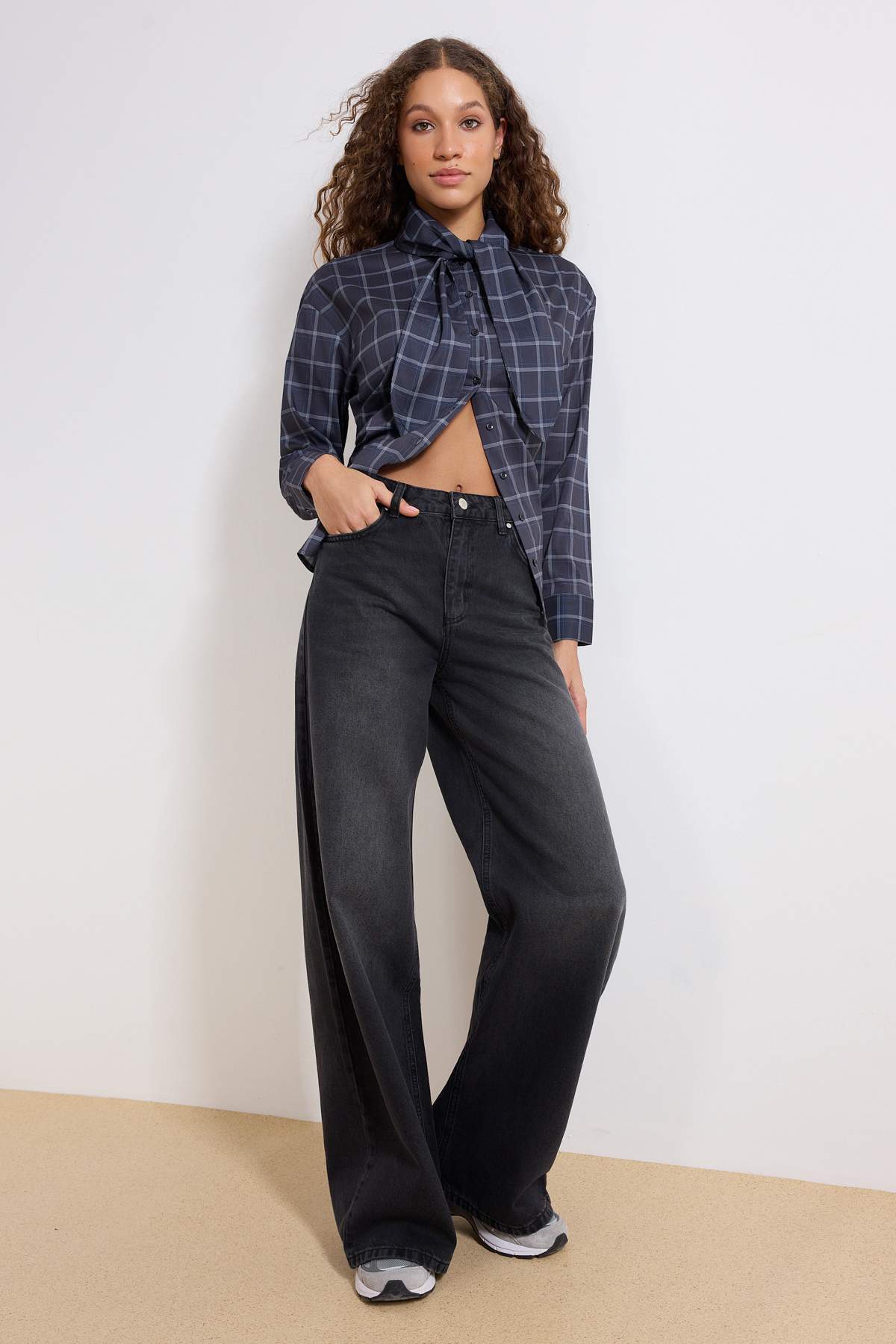 Trendyolmilla  Siyah Yüksek Bel Ekstra Wide Leg Palazzo Geniş Paça %100 Pamuk Non-Stretch Jeans TWOAW25JE00083 - Görsel 2