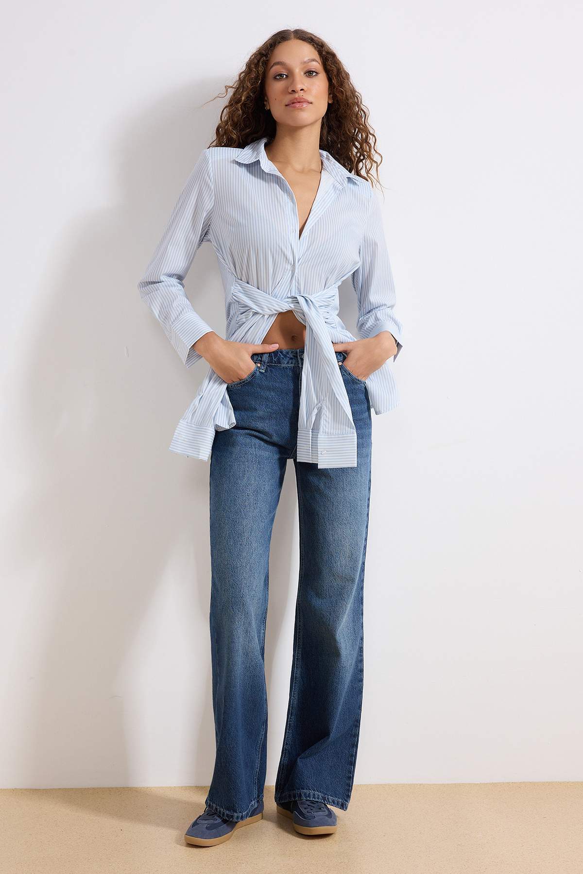 Trendyol Collection Granatowe dżinsy z wysokim stanem i szerokimi nogawkami, ...